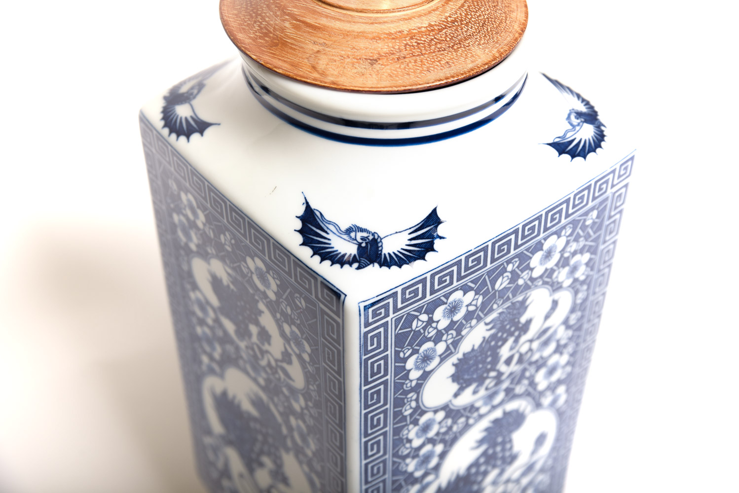 Vintage Chinese Inspired Ceramic Table Lamp