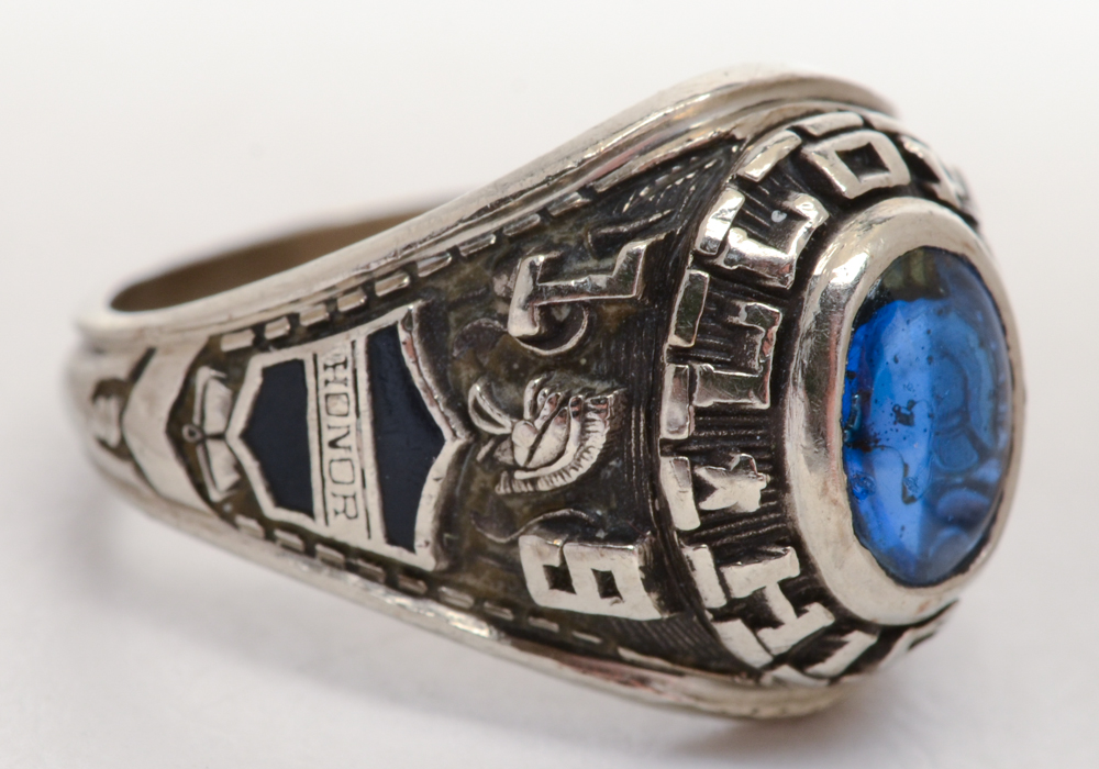 1977 Vintage 10K White Gold Synthetic Spinel "Lloyd" Class Ring