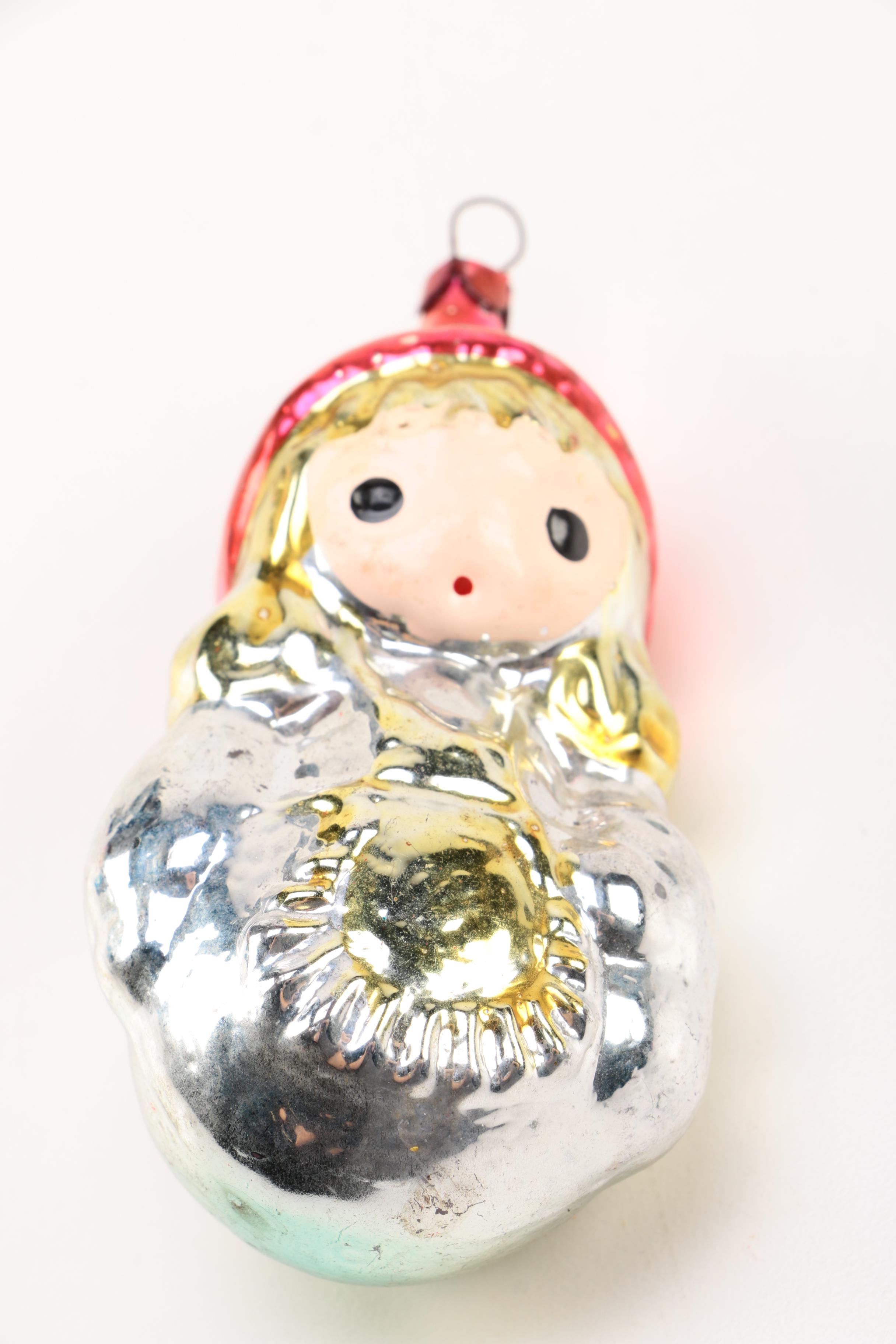 A Collection of Vintage 'Shiny Brite'-Style Tree Ornaments