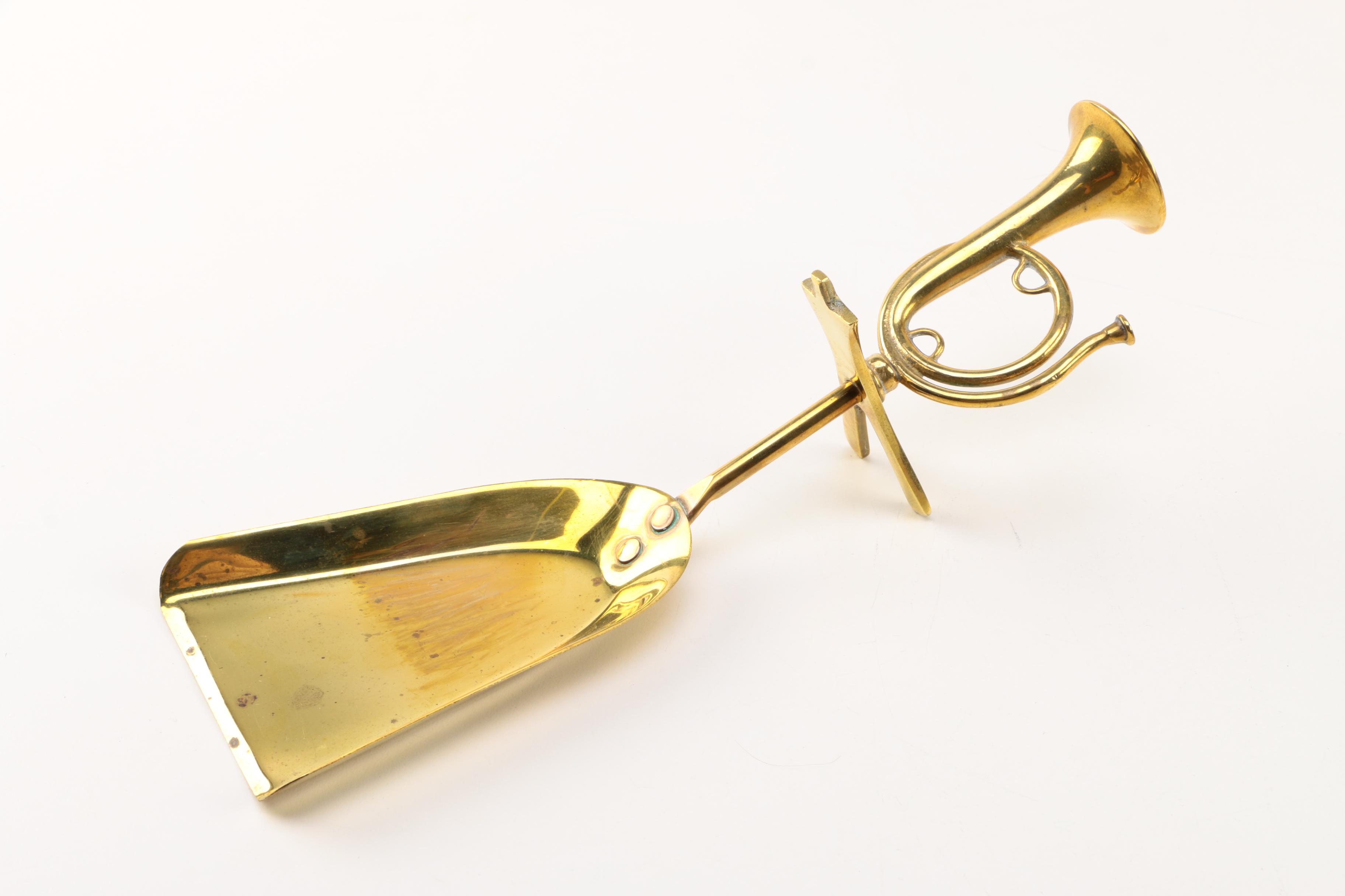 Bugle Horn Handle Fireplace Dust Bin and Sweeper