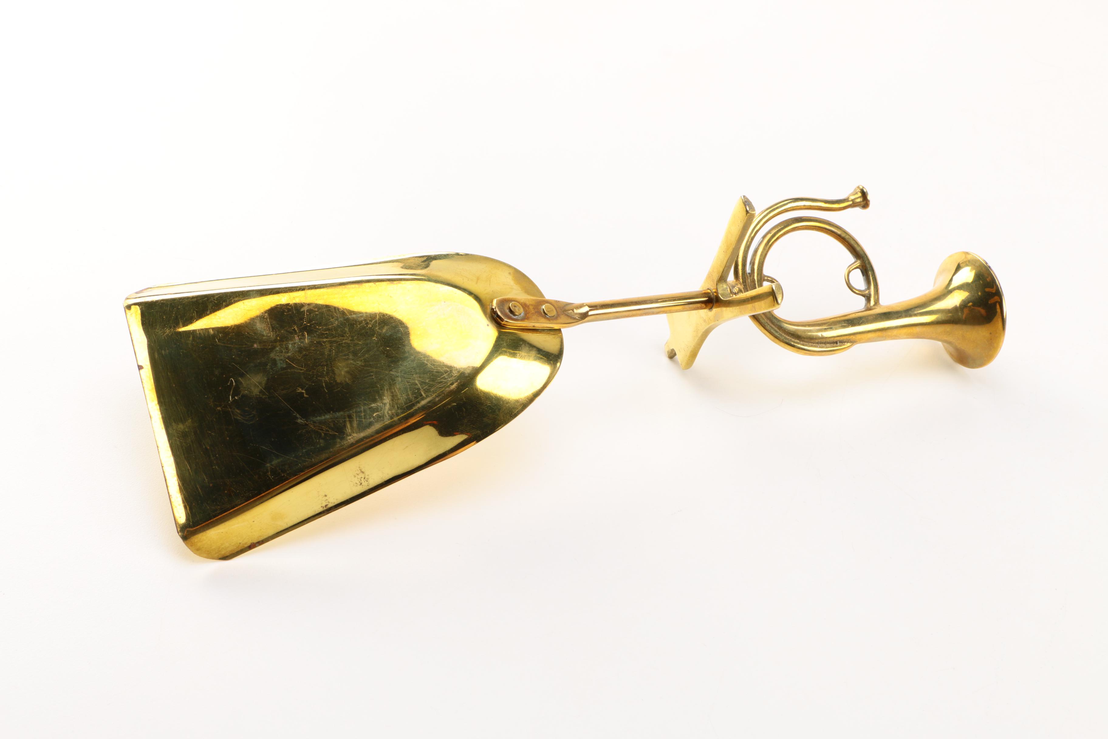 Bugle Horn Handle Fireplace Dust Bin and Sweeper