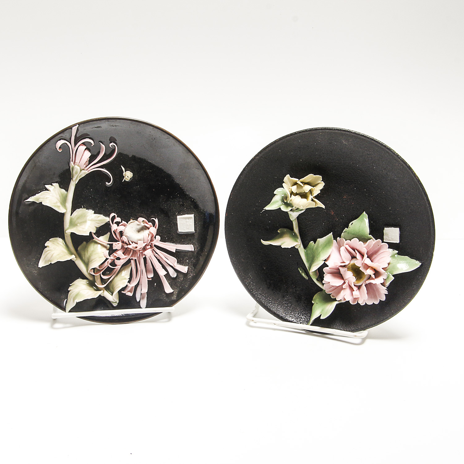 Pair of Japanese Decorative Floral Plates