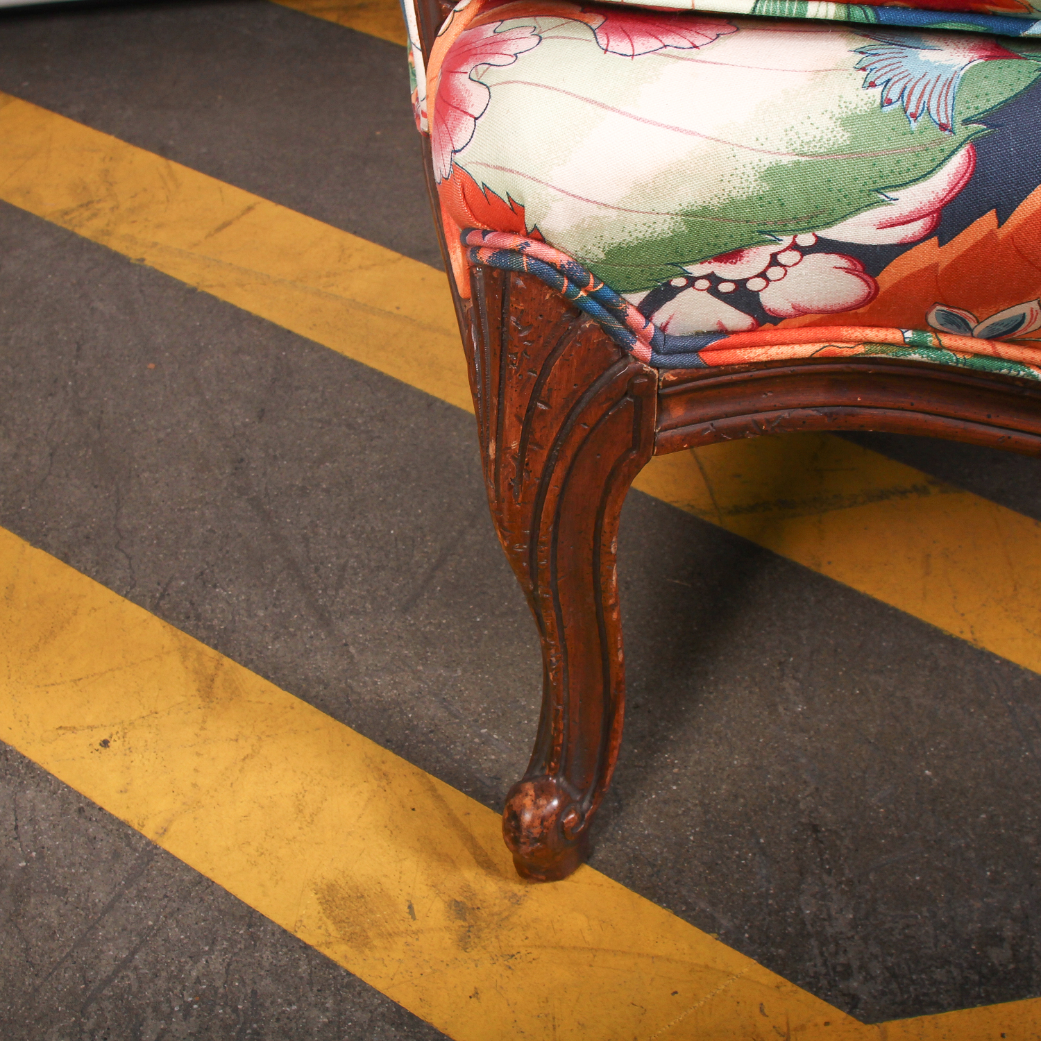 Vintage Floral Arm Chair with Matching Pillows