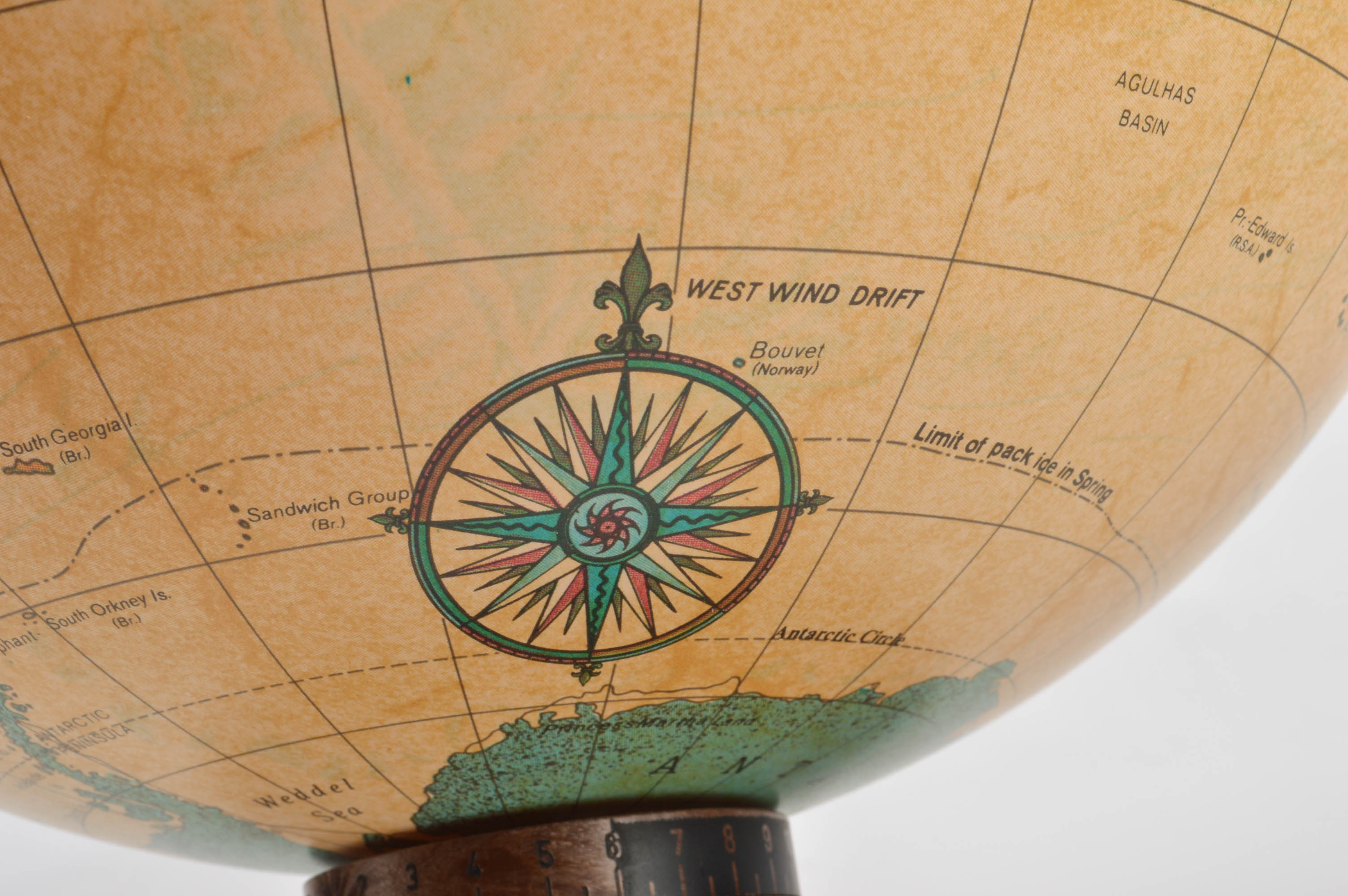 Illuminated Reader's Digest "World Antique Spot Globe"