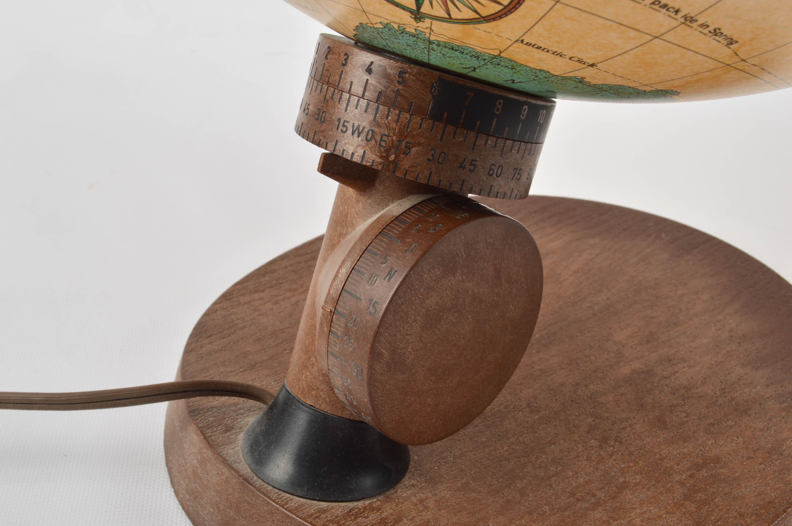 Illuminated Reader's Digest "World Antique Spot Globe"