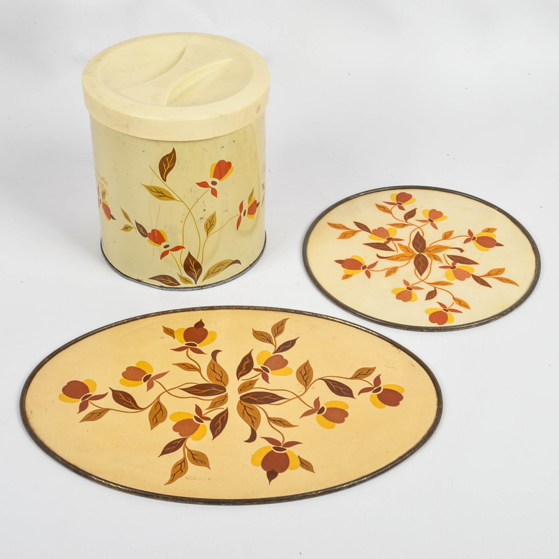 Hall China's "Autumn Leaf" Serveware