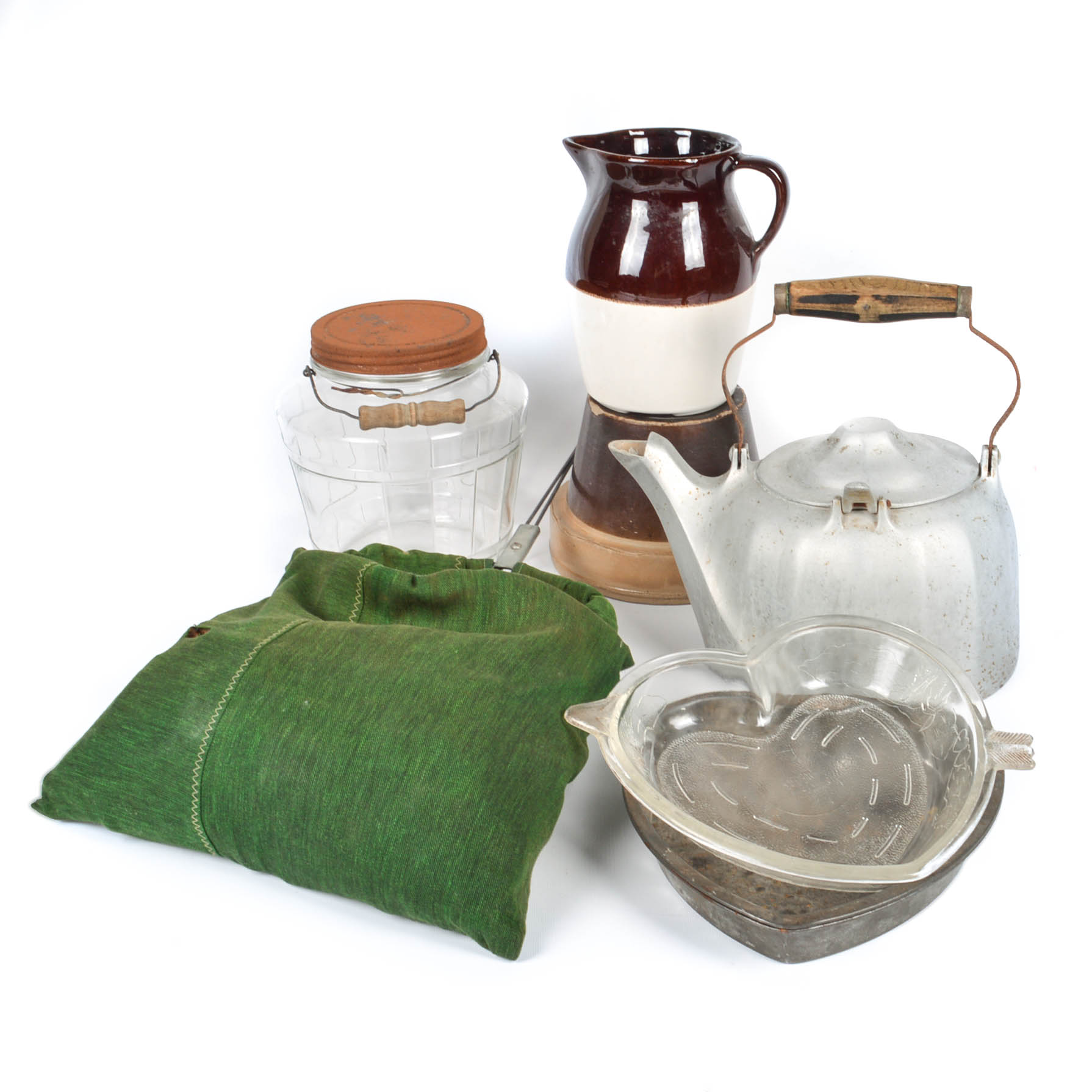 Vintage Kitchen and Housewares including Wagner Ware