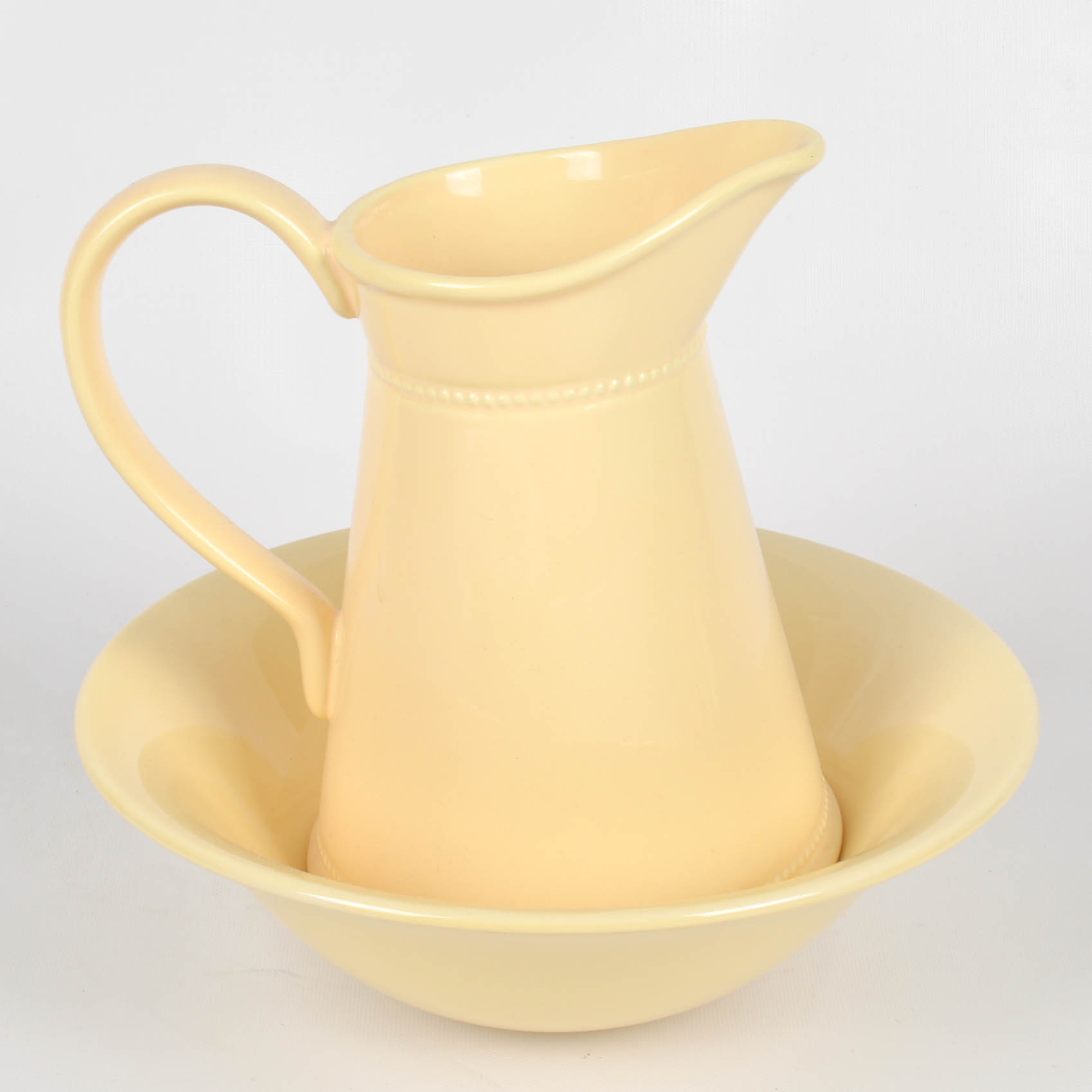 Assorted Kitchen Serving Pieces