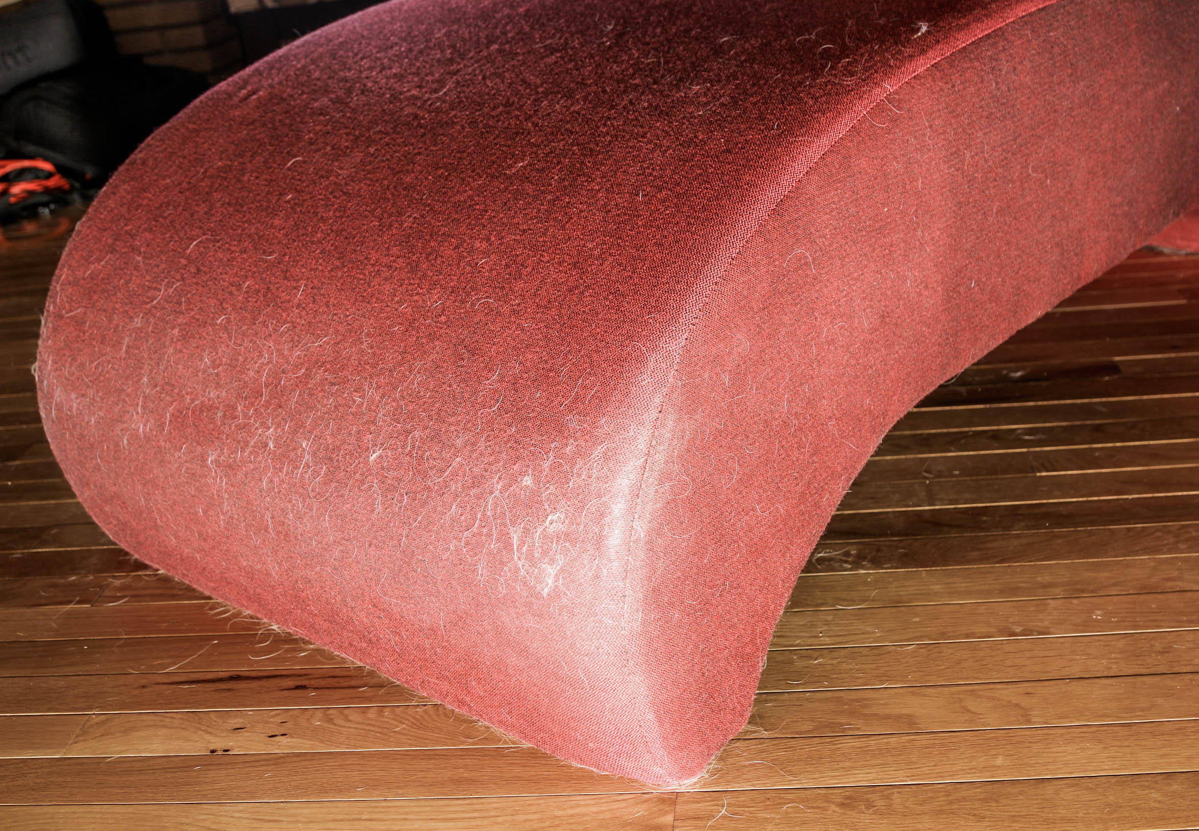 Modern Style Red Chaise Lounge