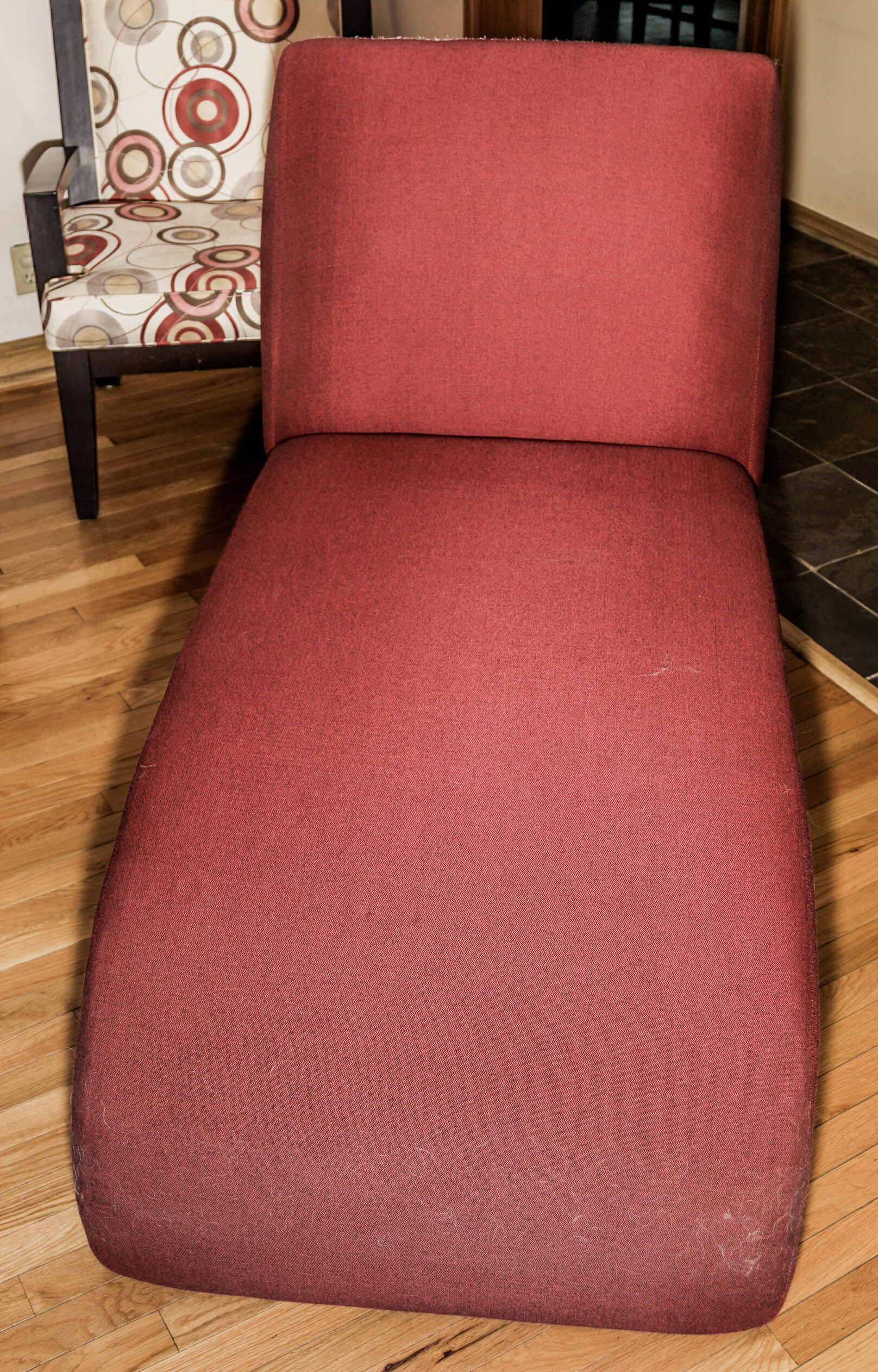 Modern Style Red Chaise Lounge
