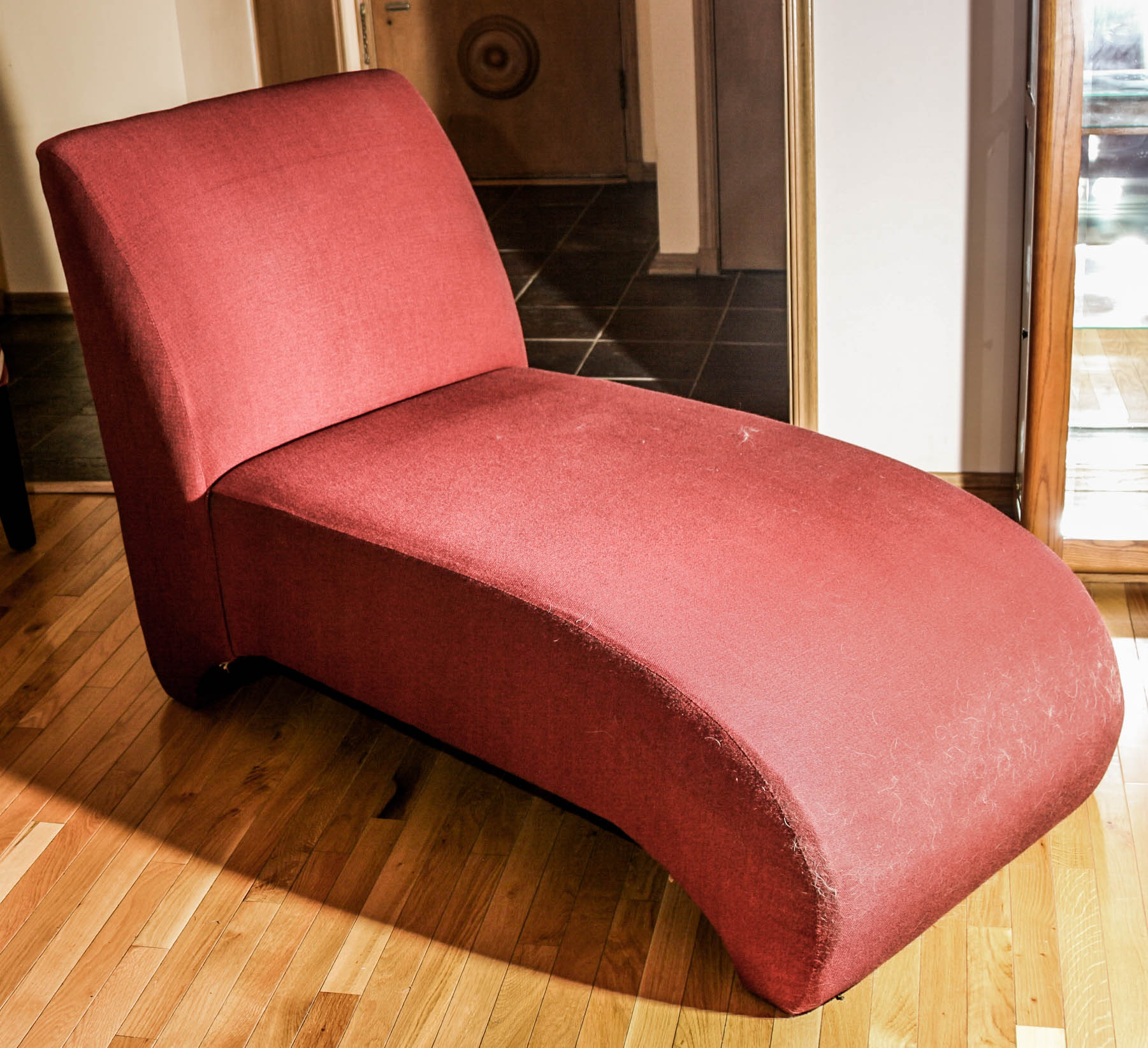 Modern Style Red Chaise Lounge