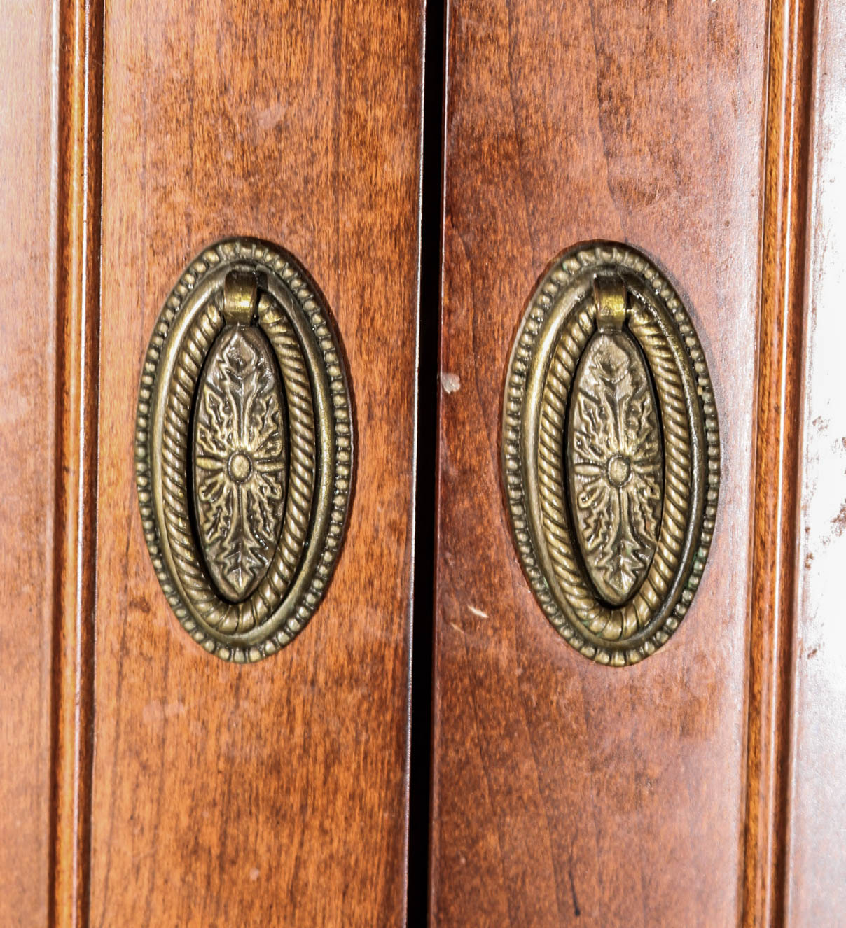 Bombe Style Wooden Bar Cabinet