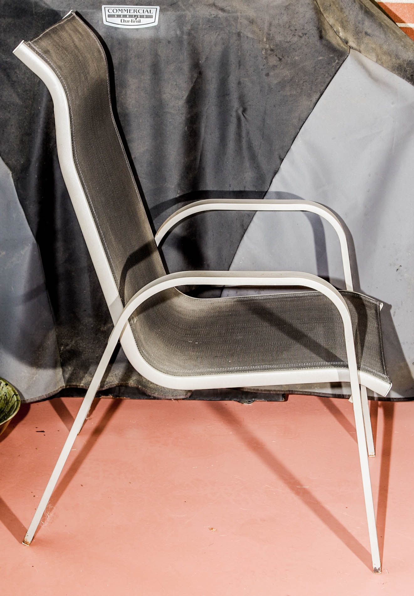 Round Patio Table and Five Chairs