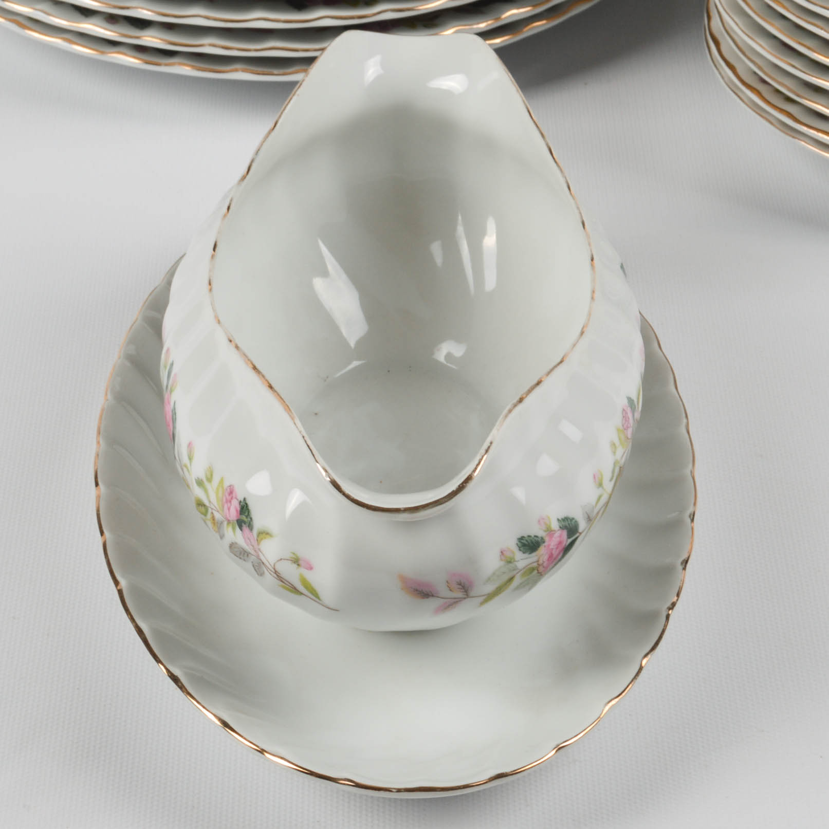 Creative "Regency Rose" Fine China