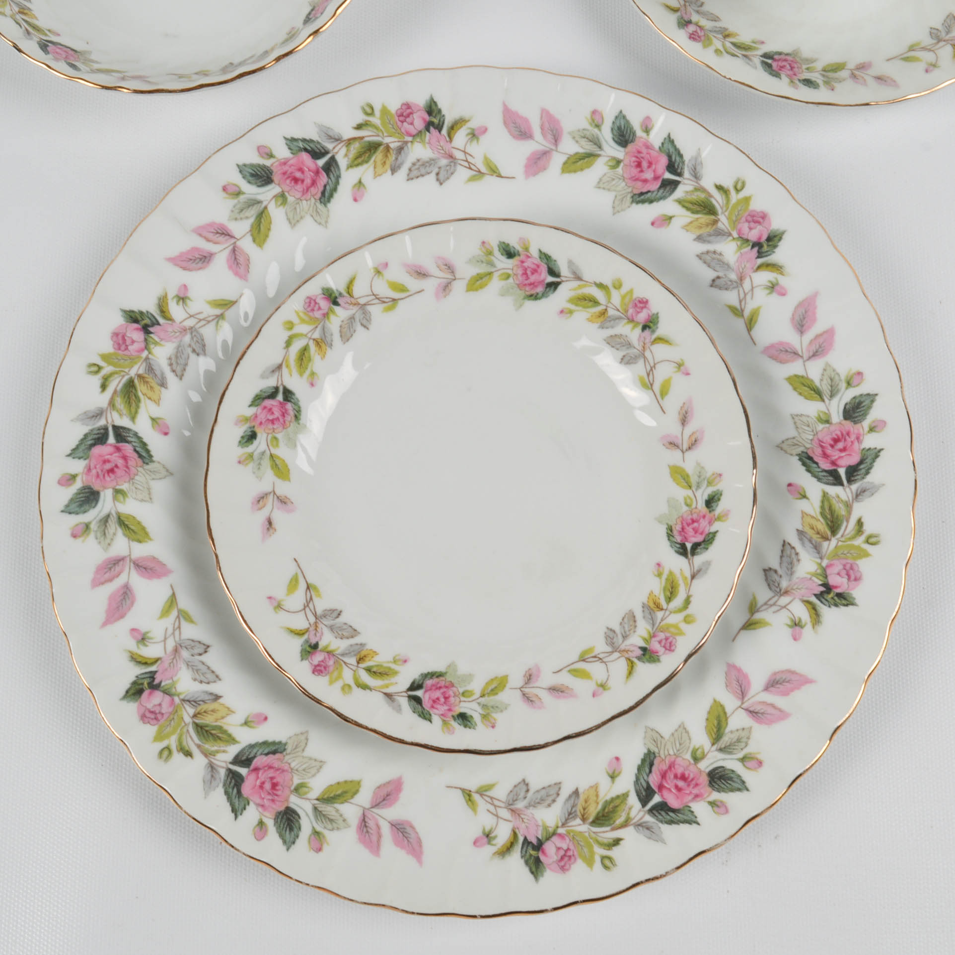 Creative "Regency Rose" Fine China