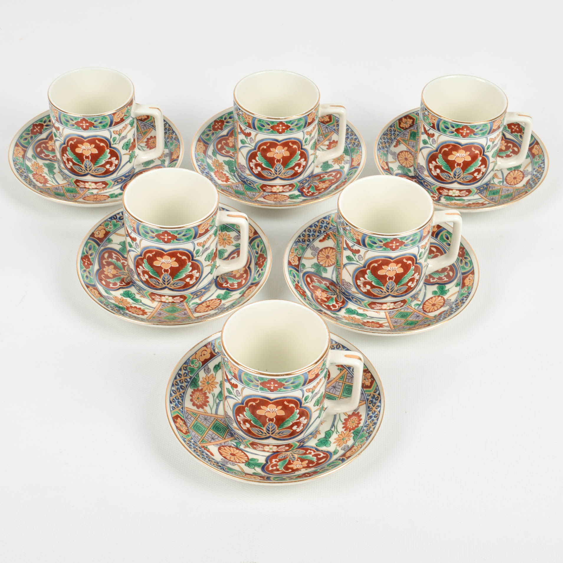 Butler Table With Andrea by Sadek Tableware