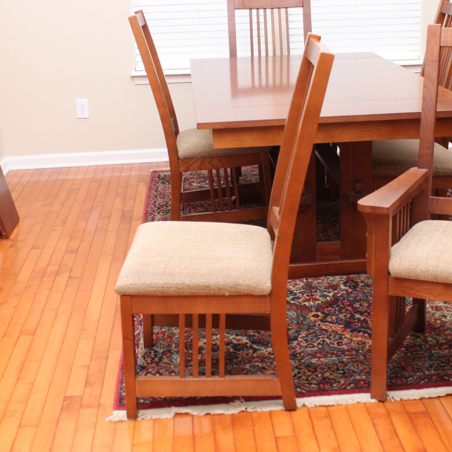 Bassett Furniture Mission Style Oak Dining Table and Chairs