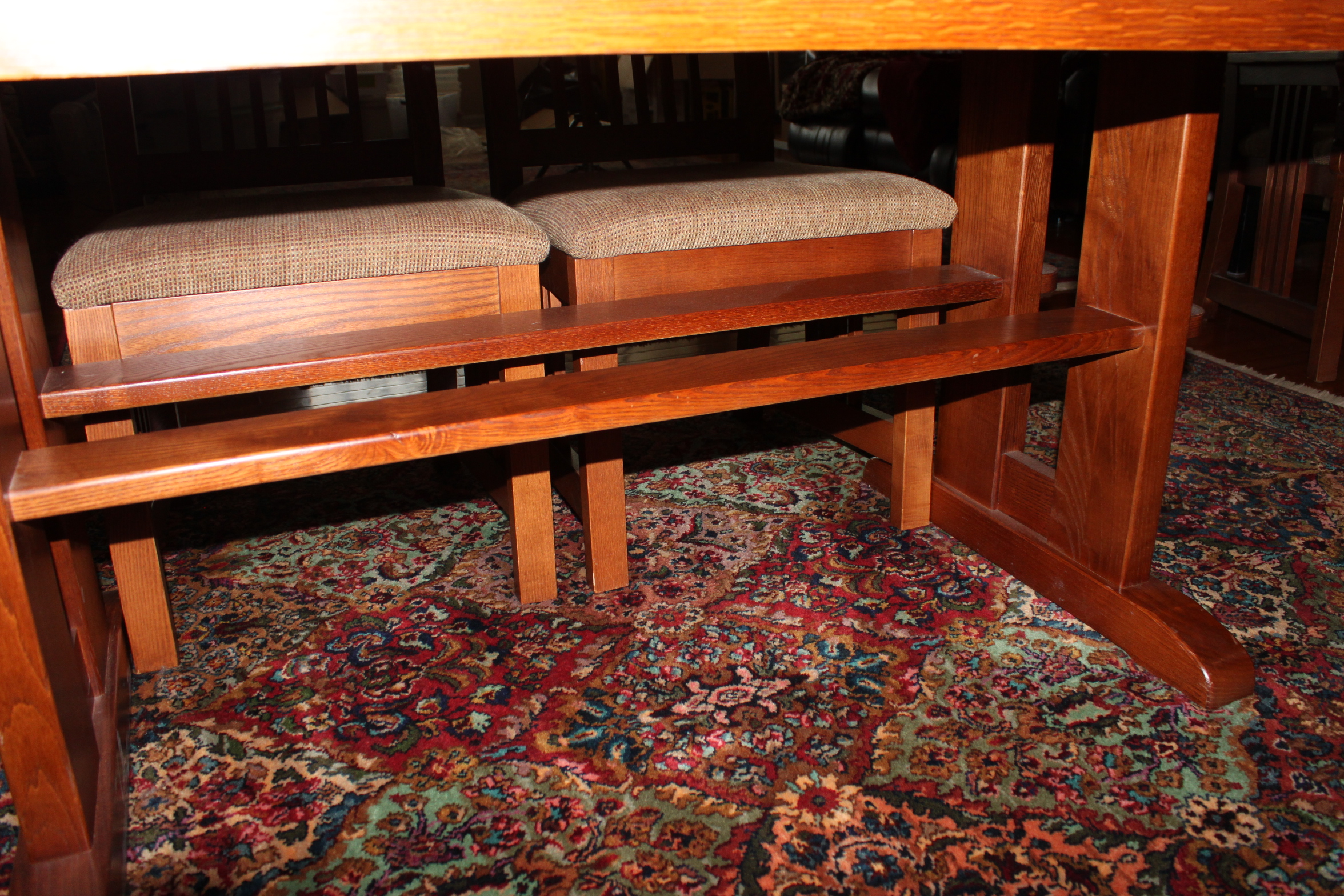 Bassett Furniture Mission Style Oak Dining Table and Chairs