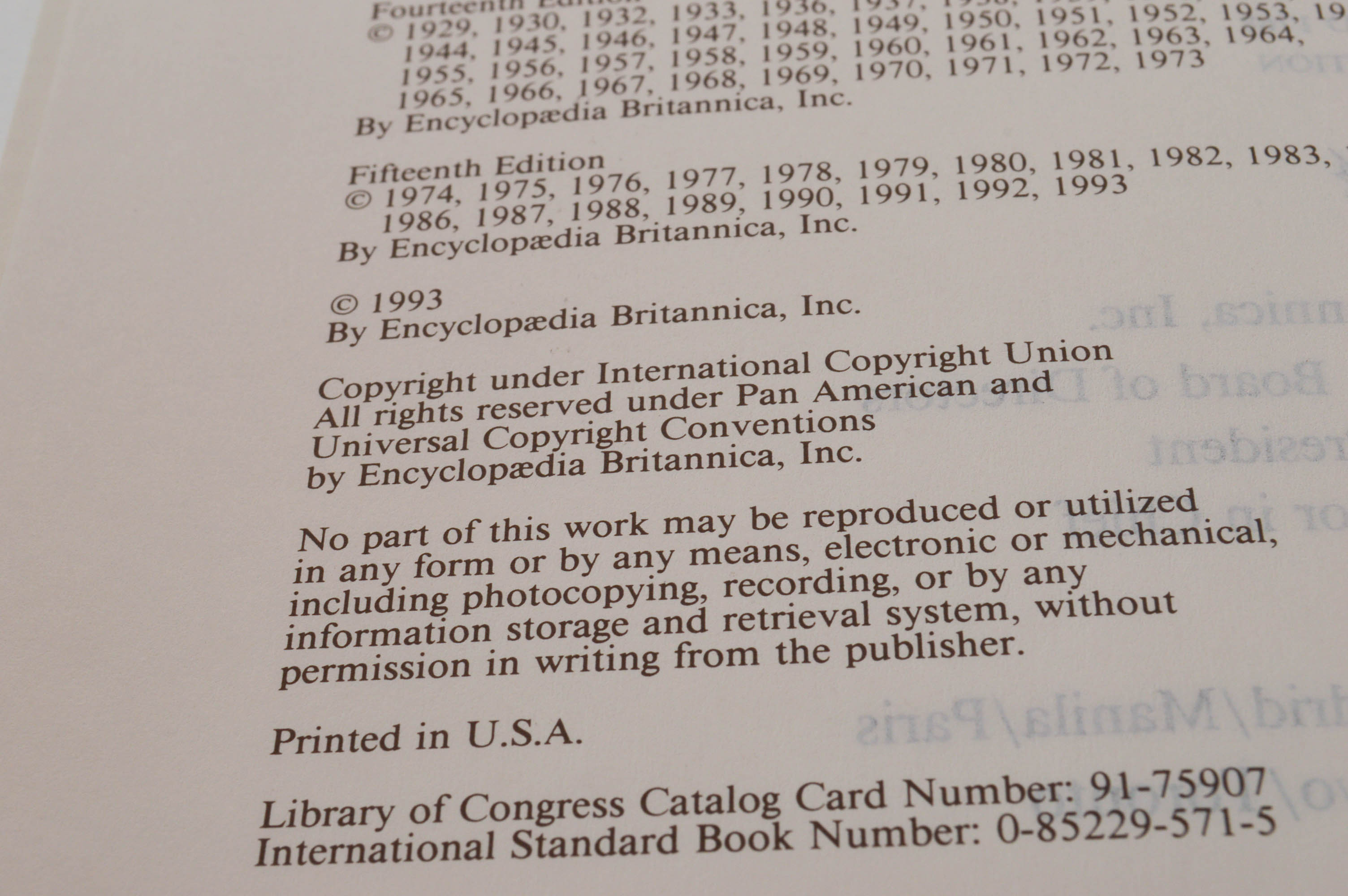 15th Edition Encyclopædia Brittanica and Bookcase