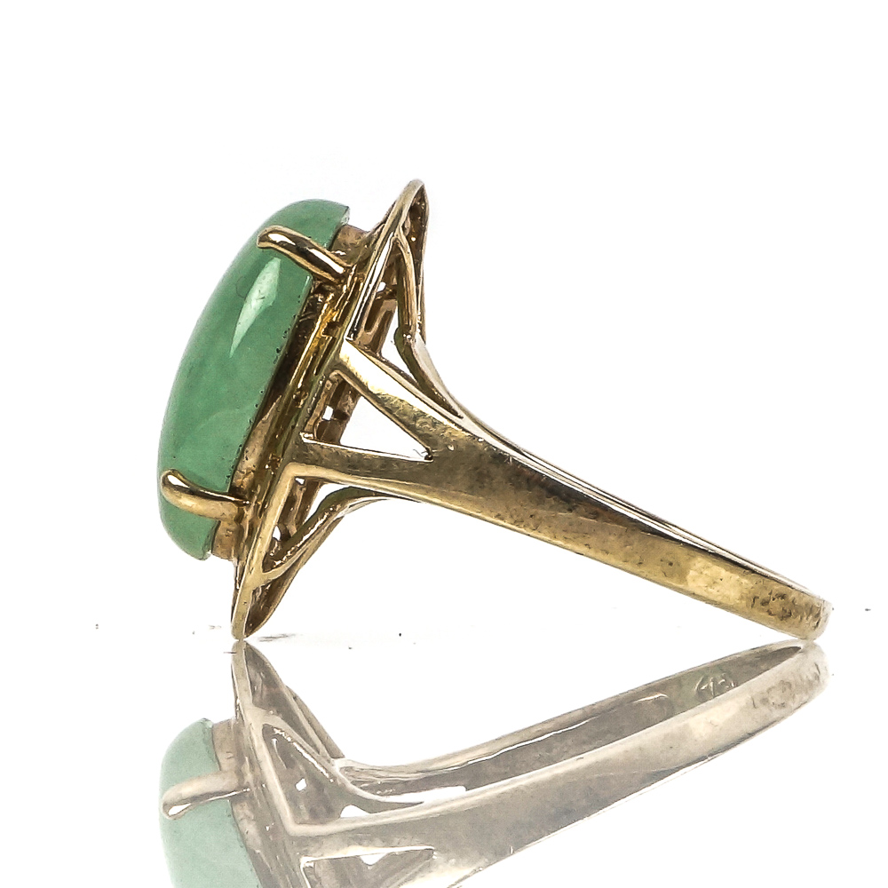 10K Yellow Gold and Jadeite Jade Ring