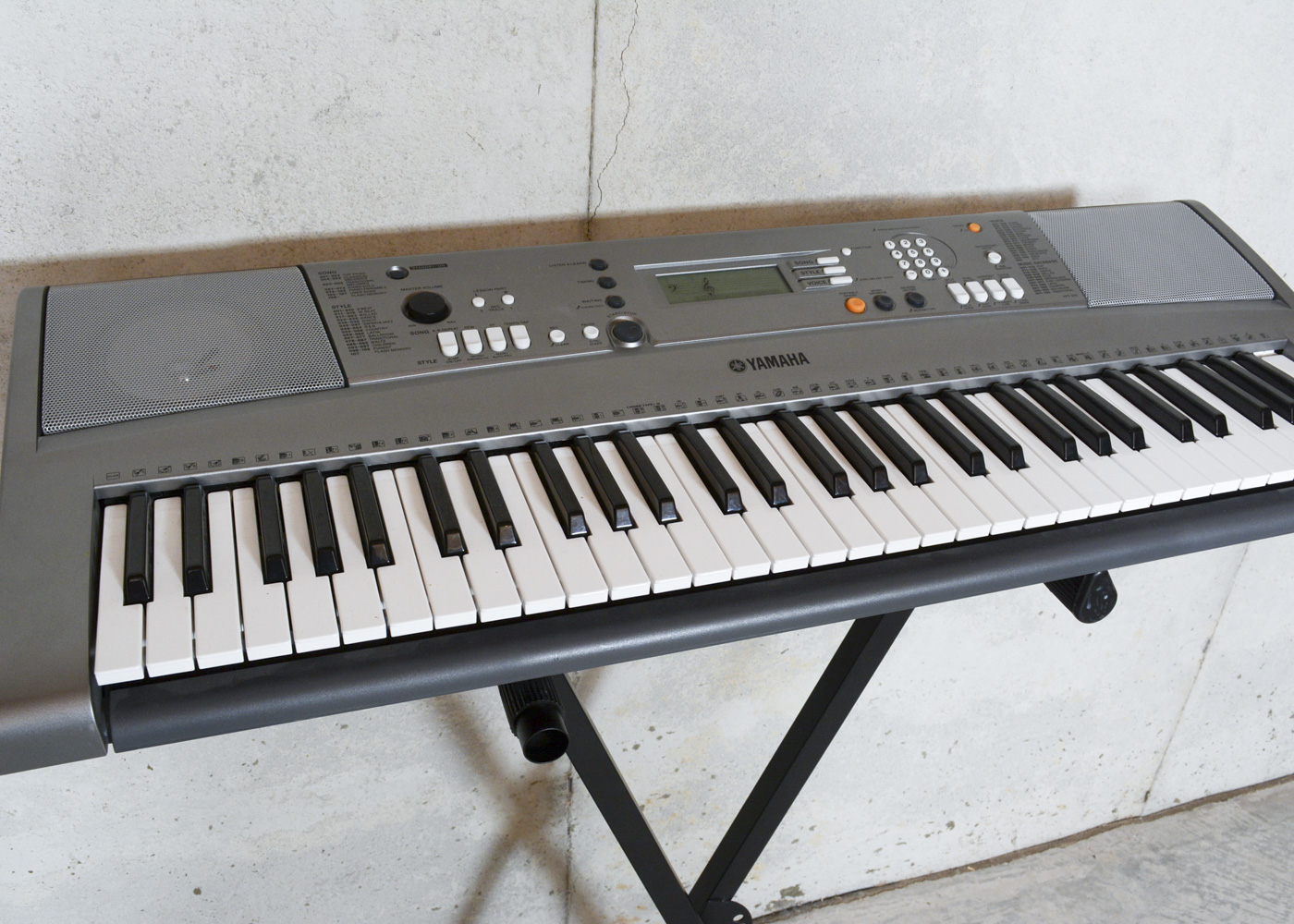 Yamaha Portatone Electronic Keyboard