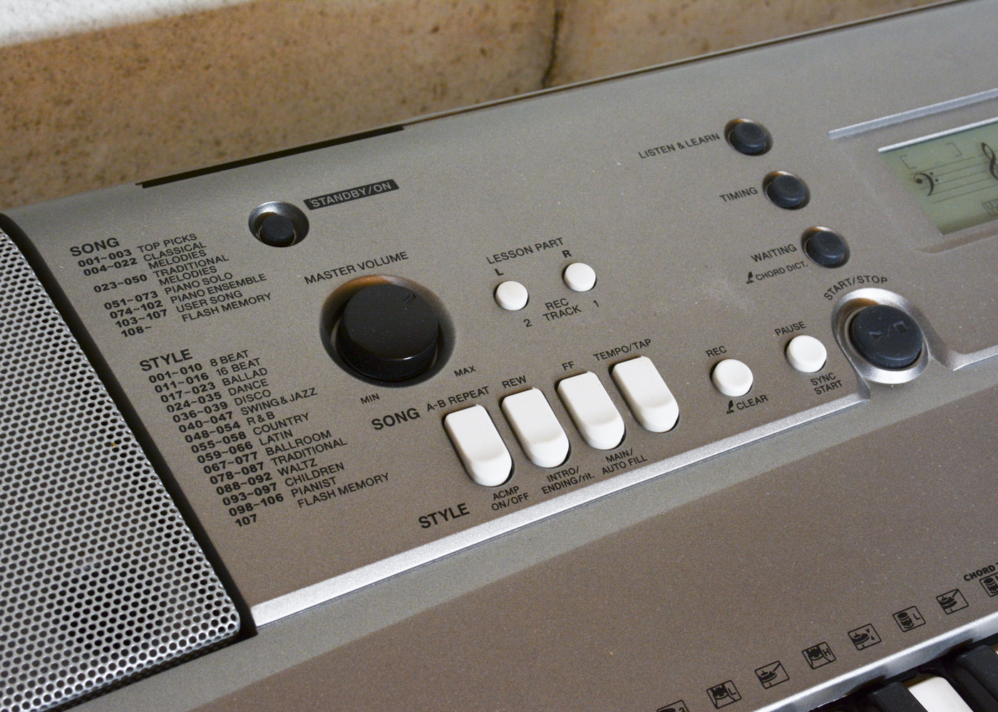 Yamaha Portatone Electronic Keyboard