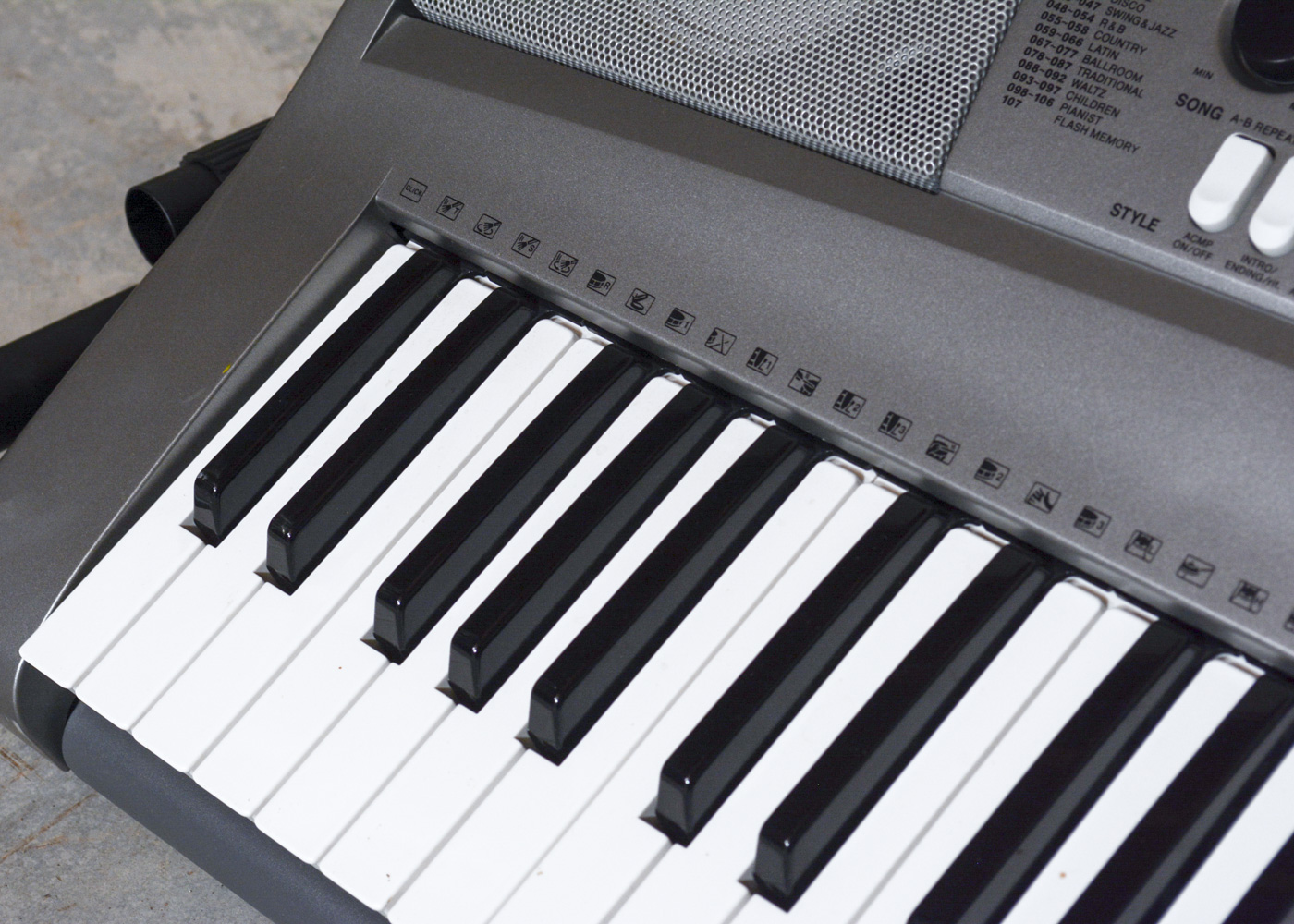 Yamaha Portatone Electronic Keyboard