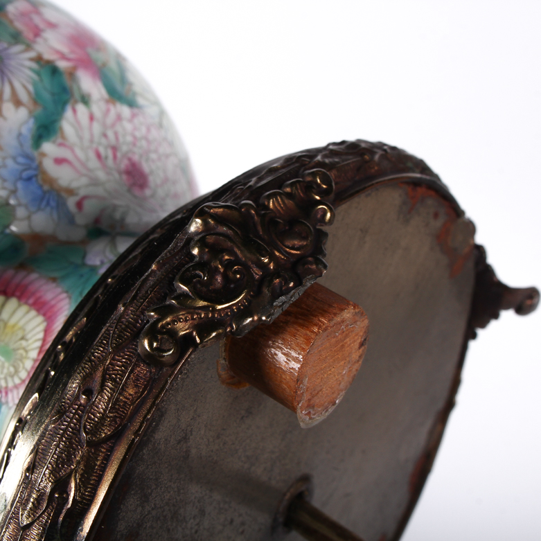 Chinese Floral Double Gourd Ceramic Lamp