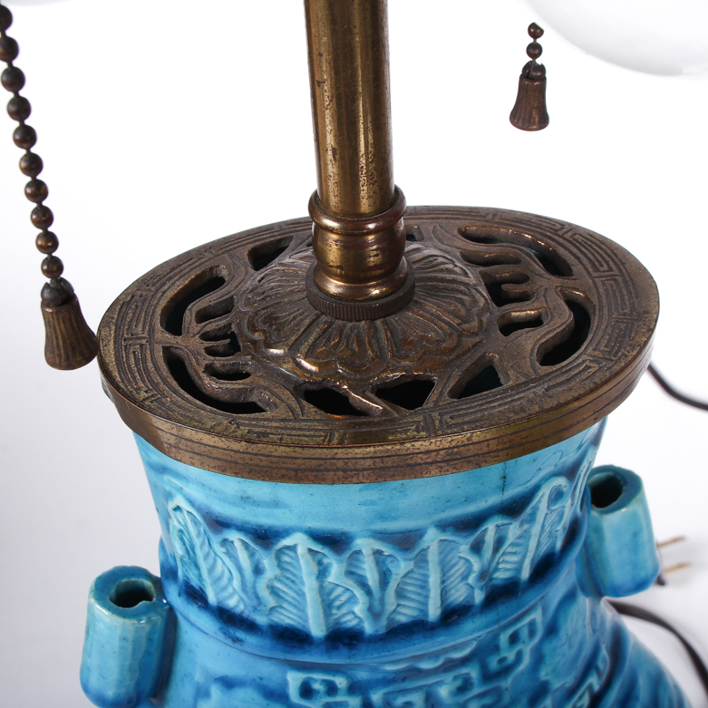 Vintage Chinese Ceramic Table Lamp