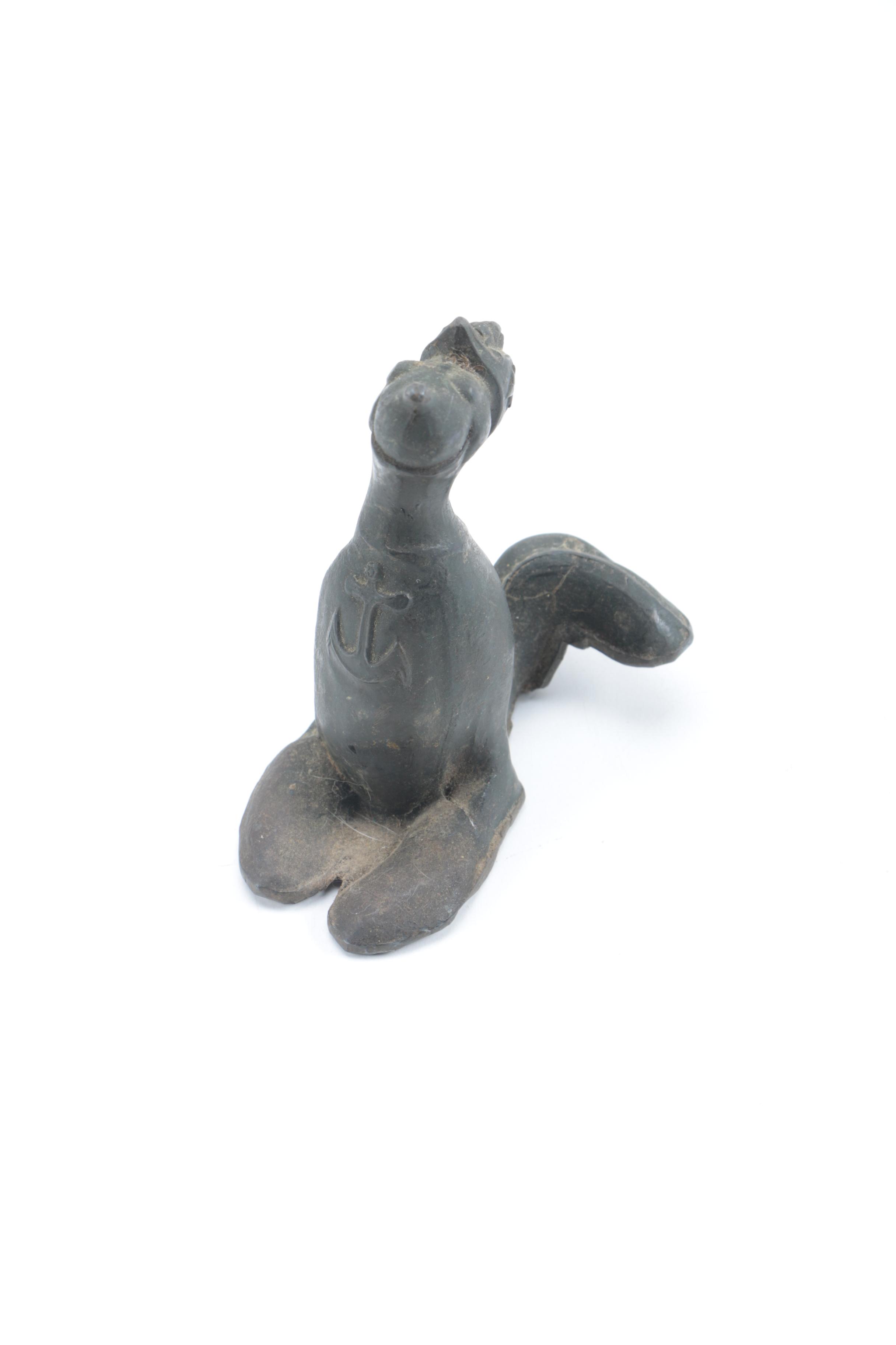 Original Suess Navy "Nuzzlepuss" Figurine