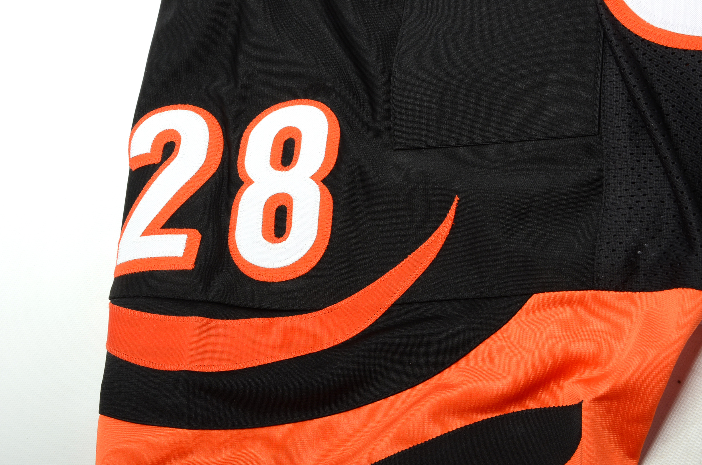 Joe Mixon Signed Bengals Jersey  COA