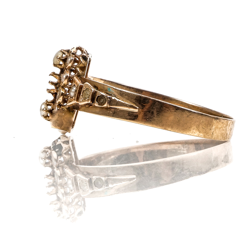 Antique Victorian 18K Yellow Gold and Seed Pearl Ring