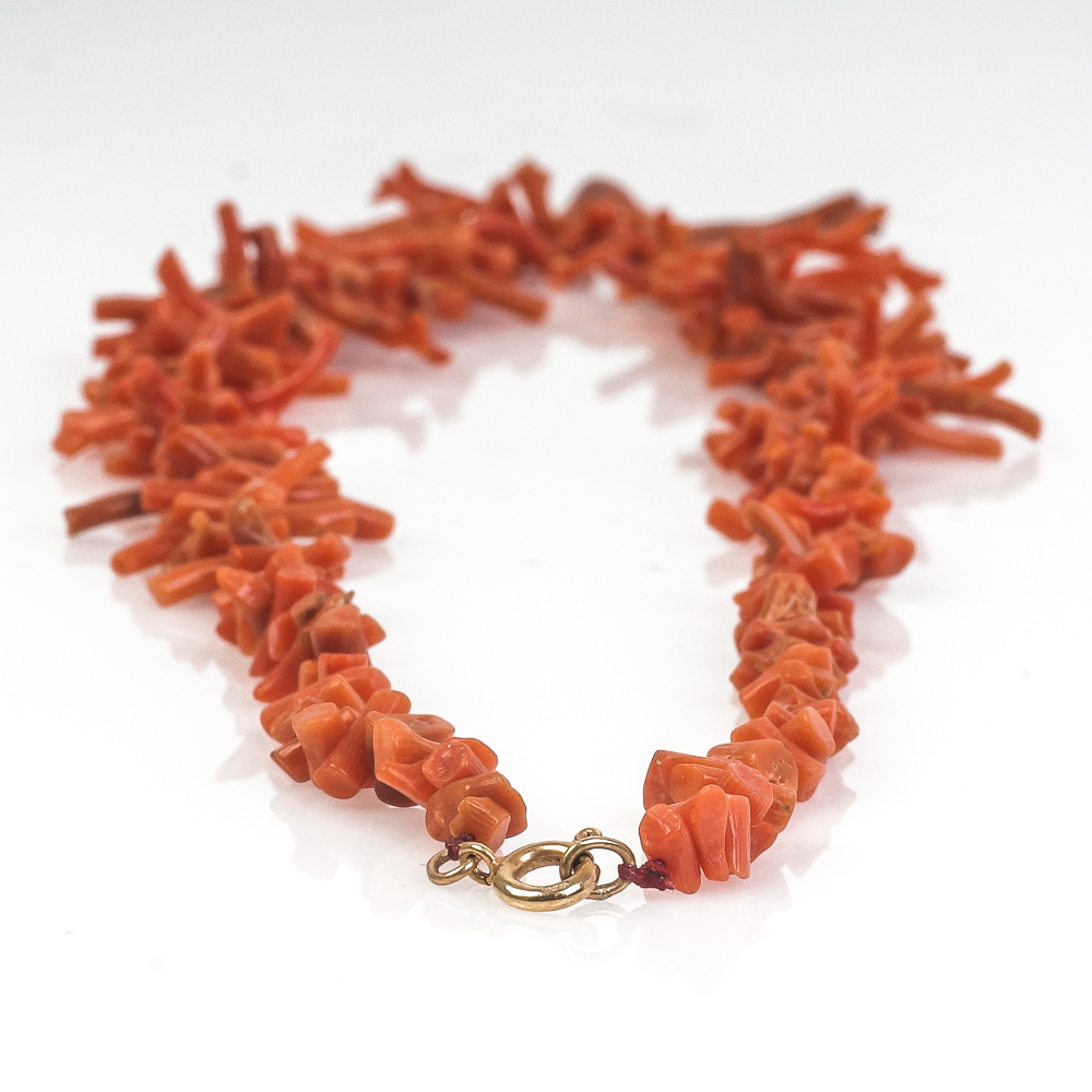 Vintage Graduated Coral Branch Necklace with 14K Yellow Gold Closure