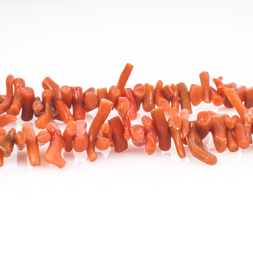 Vintage Graduated Coral Branch Necklace with 14K Yellow Gold Closure