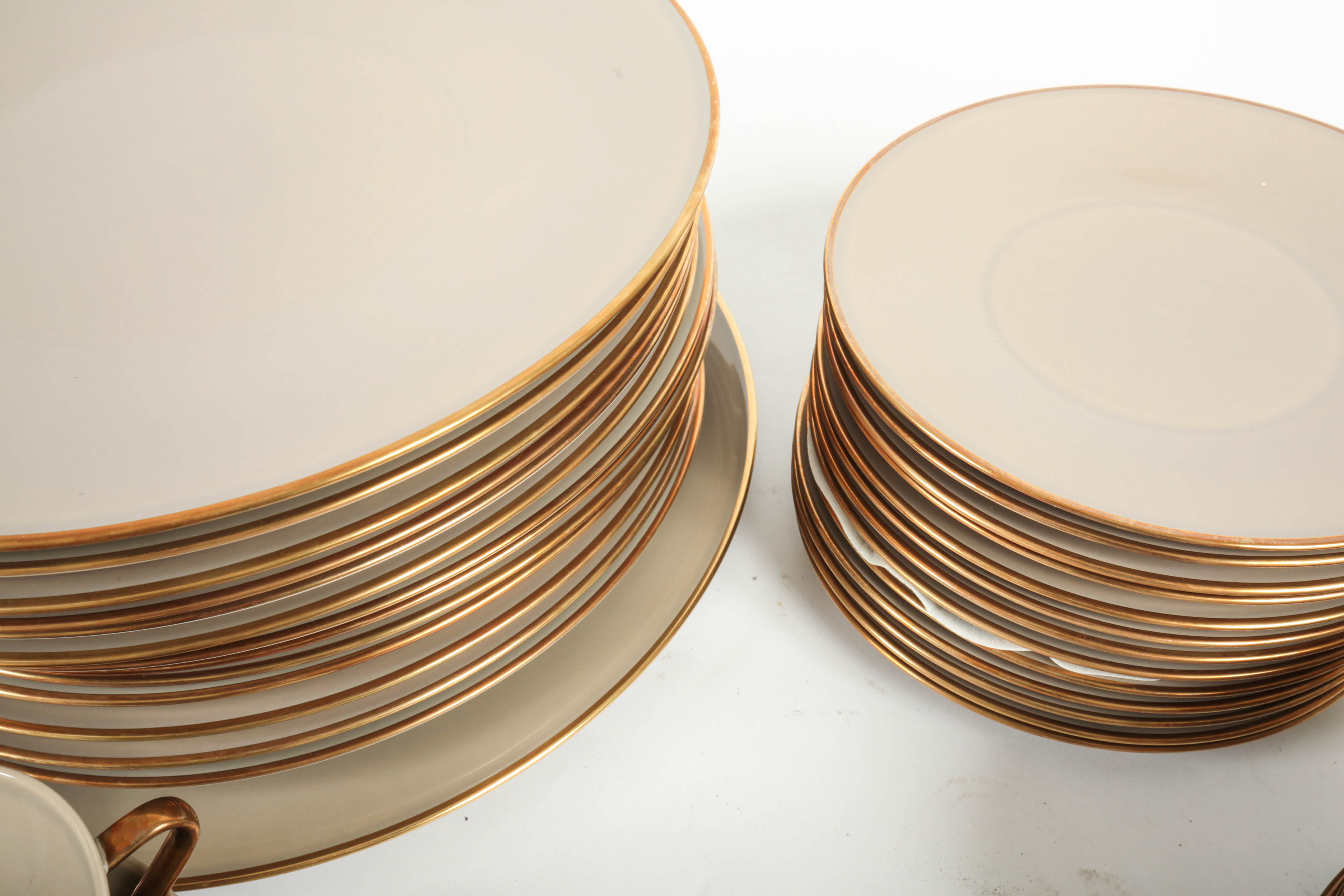 Calvin Klein "Gilt" China Set