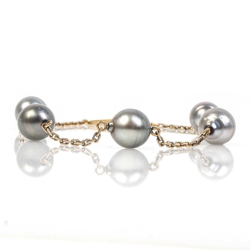 18K Yellow Gold and Dyed Black Freshwater Pearl Bracelet