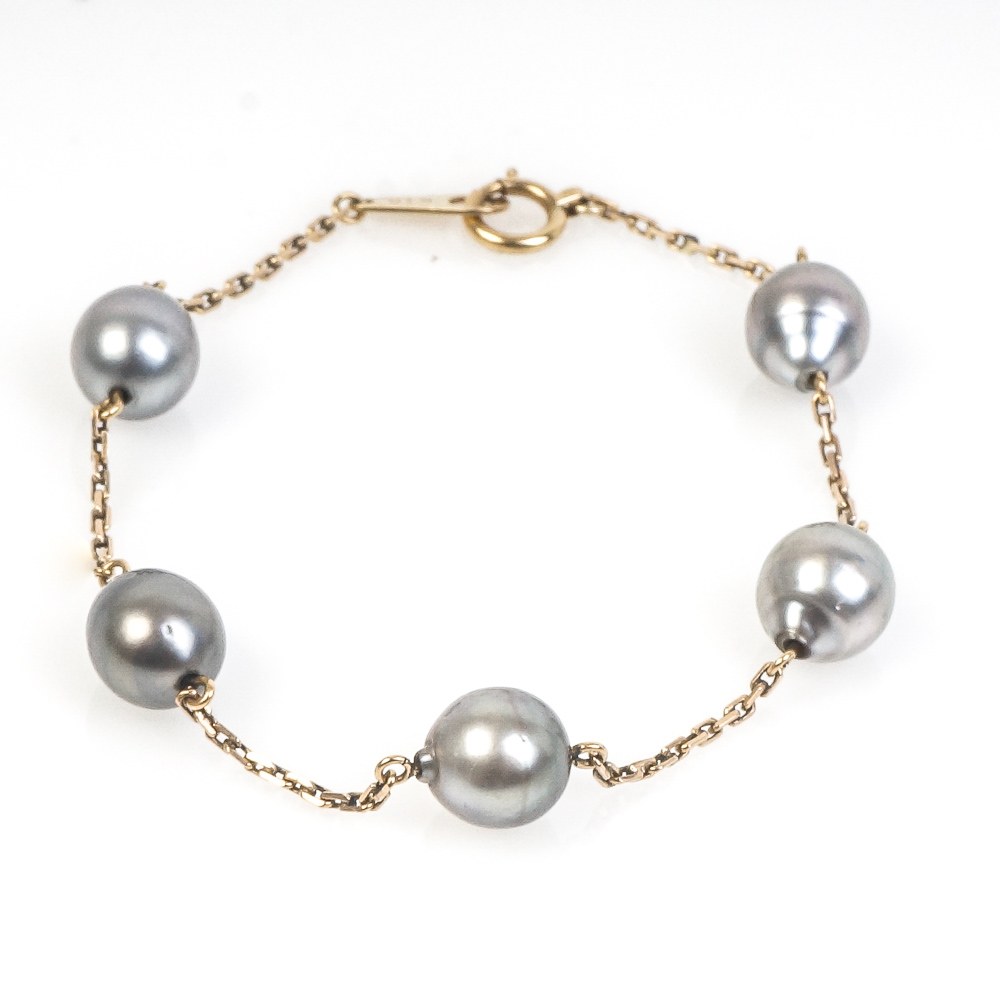 18K Yellow Gold and Dyed Black Freshwater Pearl Bracelet