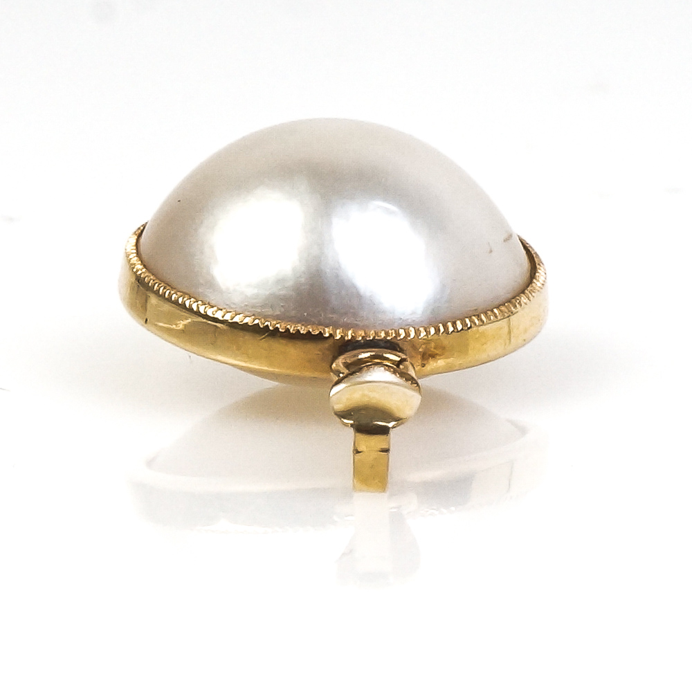 18K Yellow Gold and Cultured Mabé Pearl Pendant