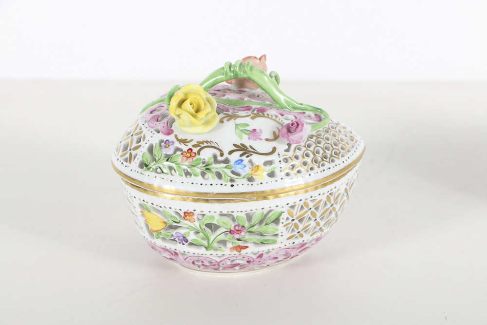 Pair of Herend Pierced "Queen Victoria" Covered Bon Bon Dishes