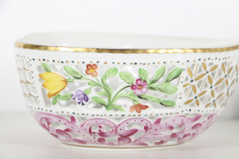 Pair of Herend Pierced "Queen Victoria" Covered Bon Bon Dishes