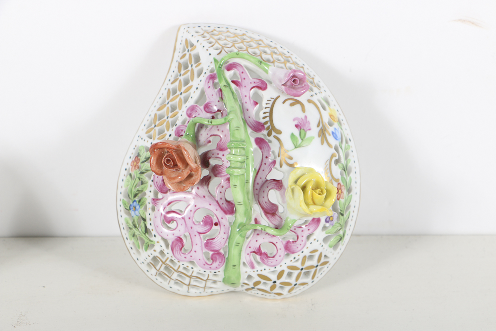 Pair of Herend Pierced "Queen Victoria" Covered Bon Bon Dishes