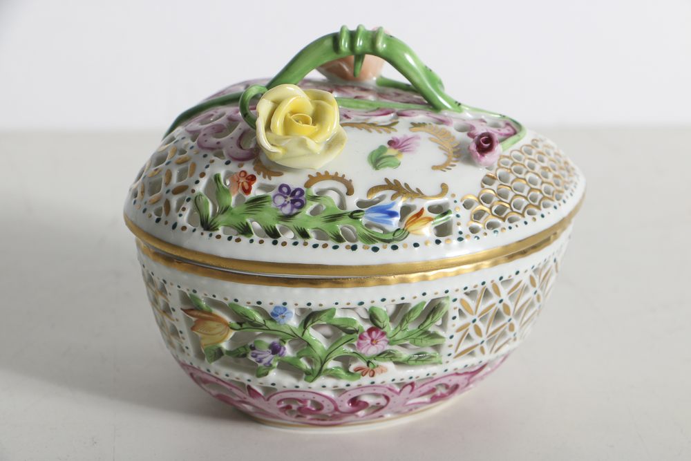 Pair of Herend Pierced "Queen Victoria" Covered Bon Bon Dishes