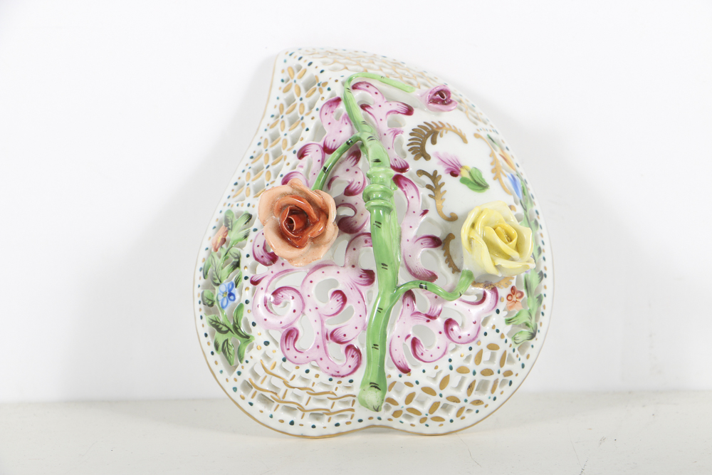 Pair of Herend Pierced "Queen Victoria" Covered Bon Bon Dishes