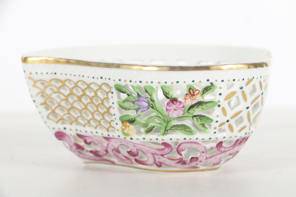 Pair of Herend Pierced "Queen Victoria" Covered Bon Bon Dishes