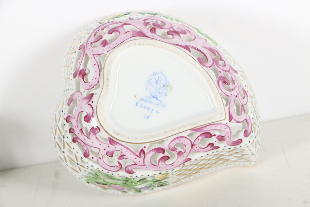 Pair of Herend Pierced "Queen Victoria" Covered Bon Bon Dishes