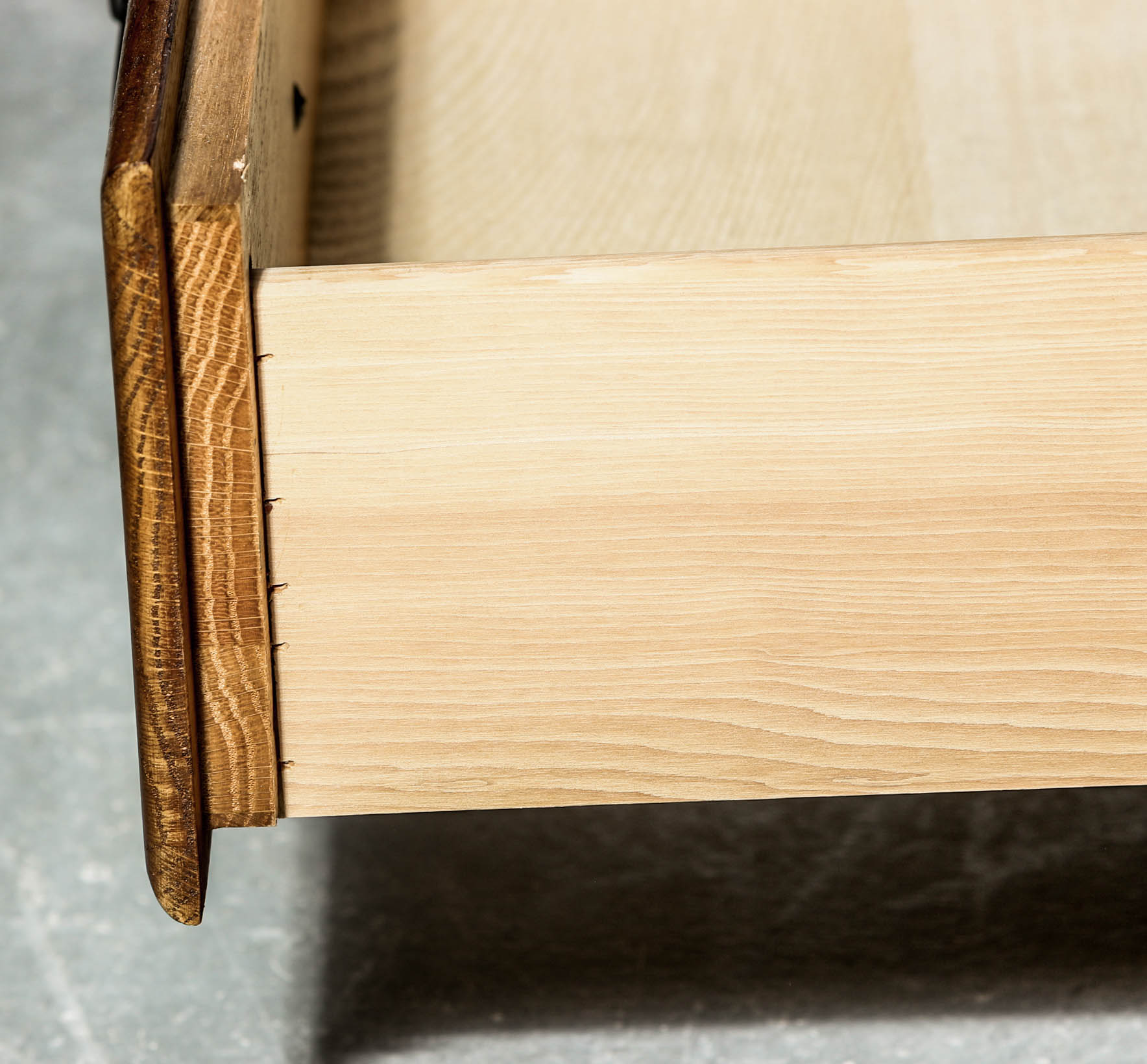 Mission Style Oak Coffee Table by Universal Furniture