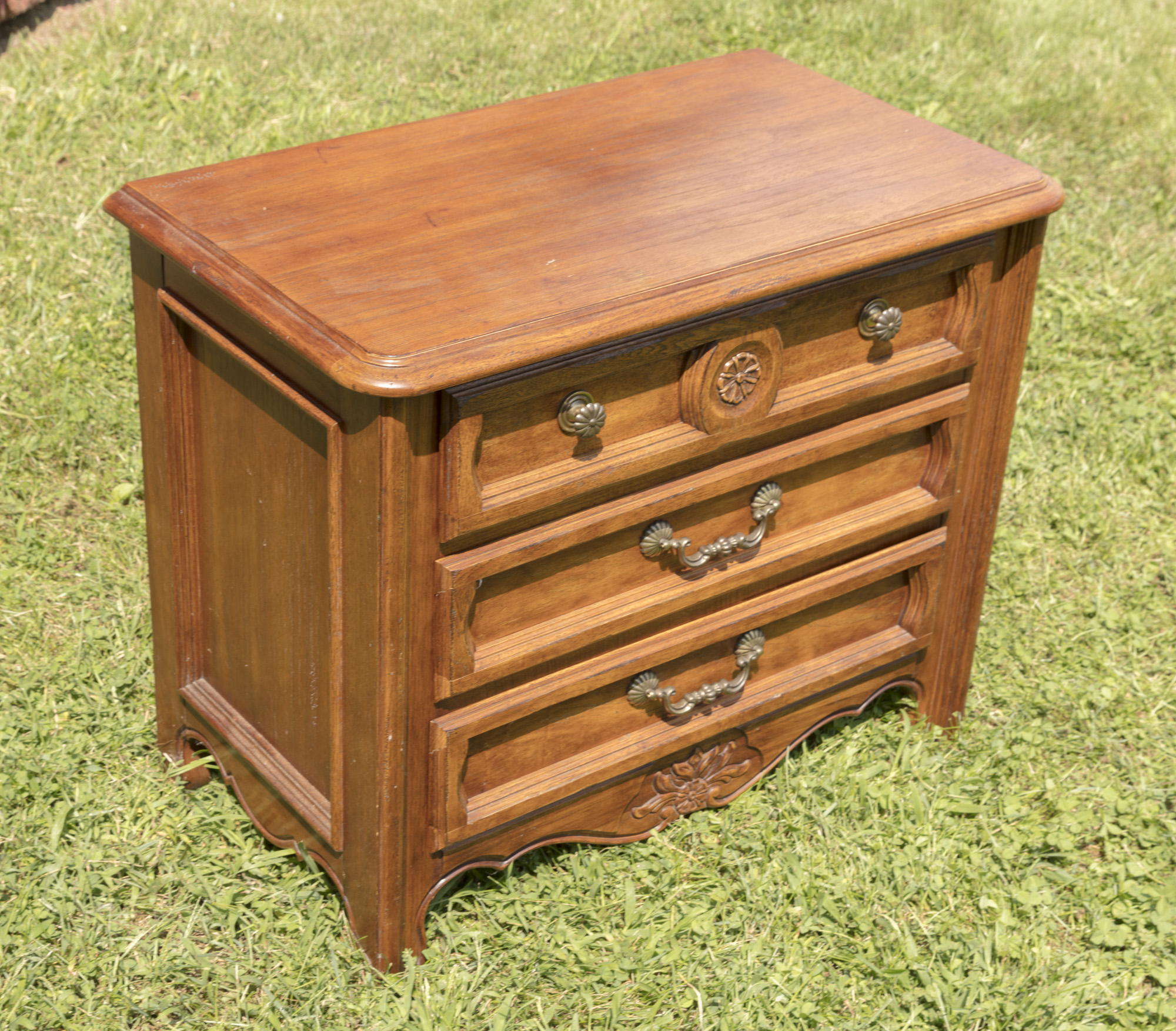 Vintage French Provincial Style Three-Drawer Chest by Thomasville