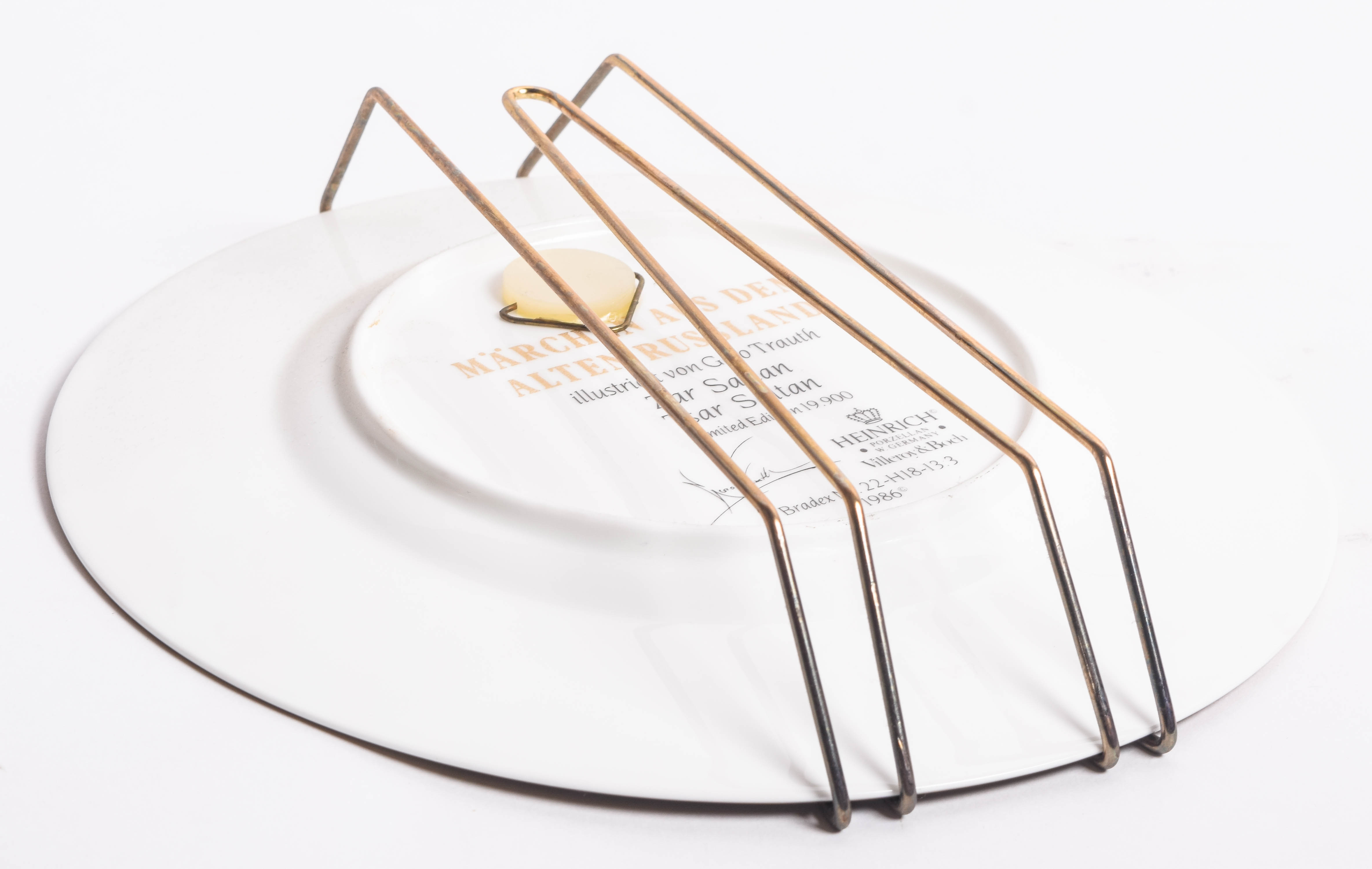 Pair of Marchen Aus Dem Alten Russland Limited Edition Porcelain Plates