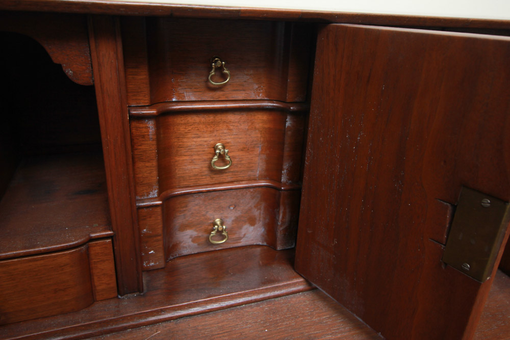 Antique Federal Slant Front Desk in Walnut