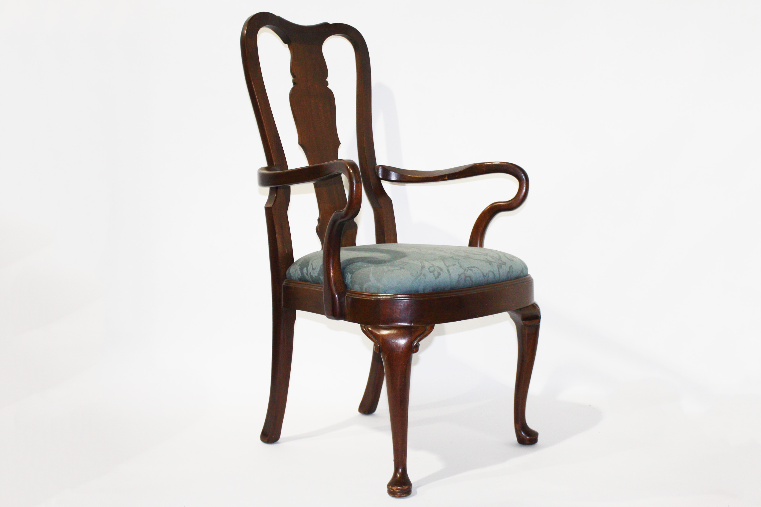 A Queen Anne style mahogany dining chair